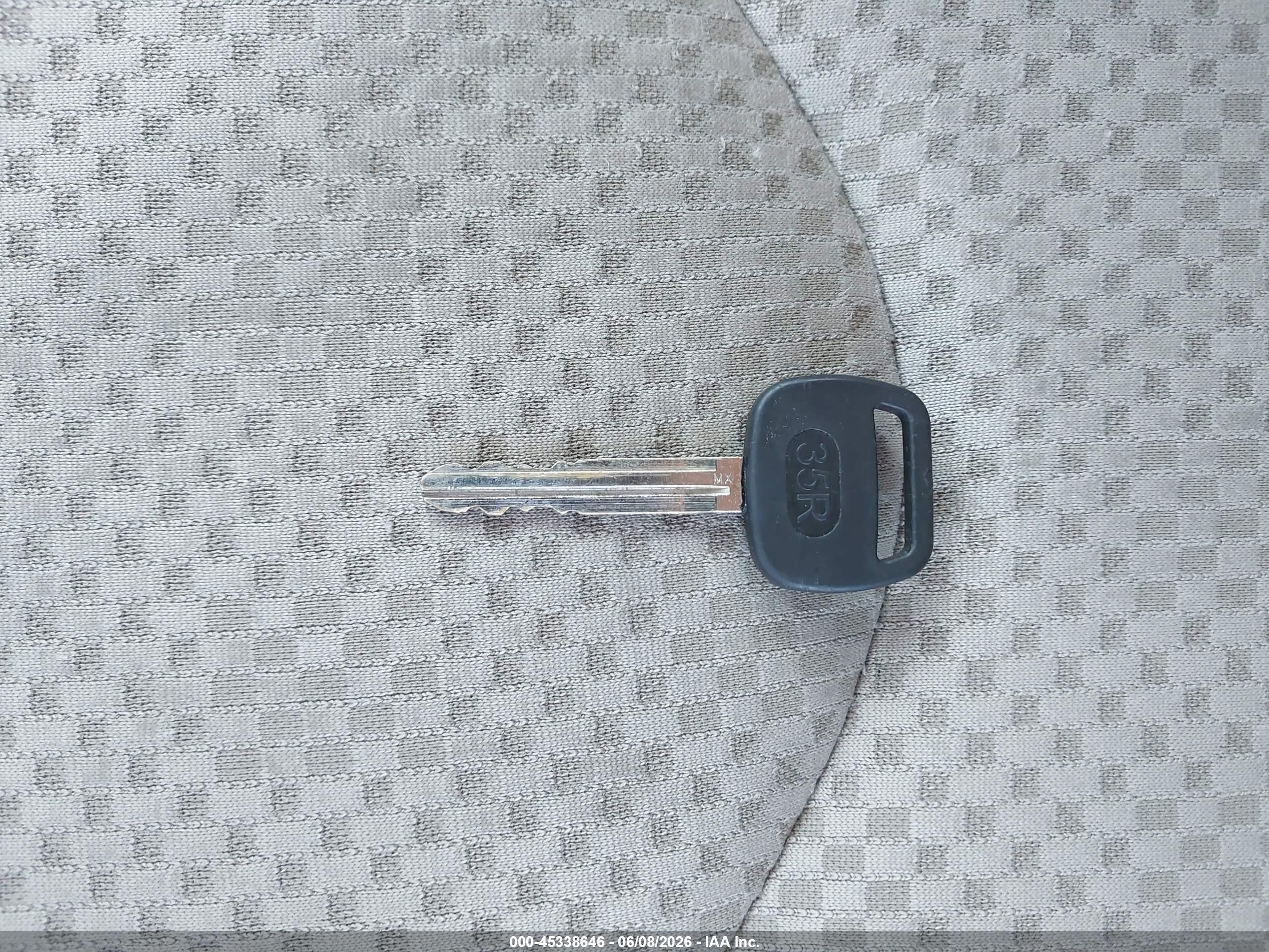2006 Toyota Rav4   Red vin: JTMBD33V465043385