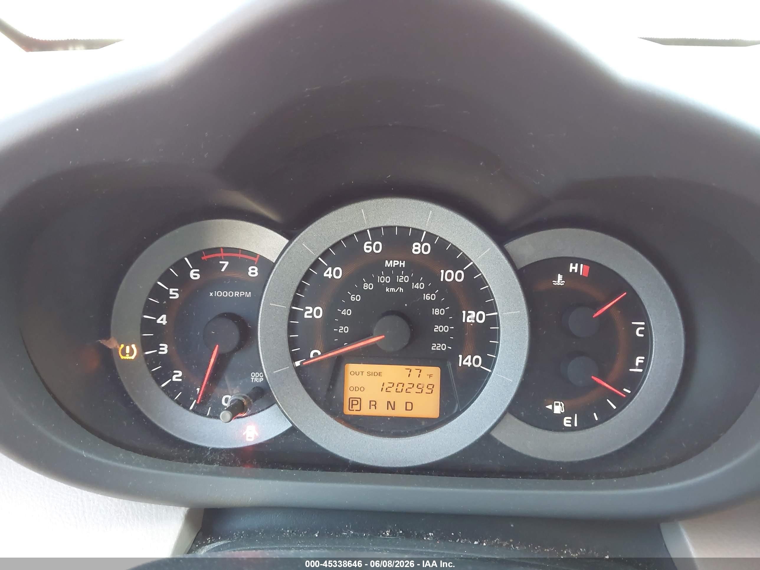 2006 Toyota Rav4   Red vin: JTMBD33V465043385