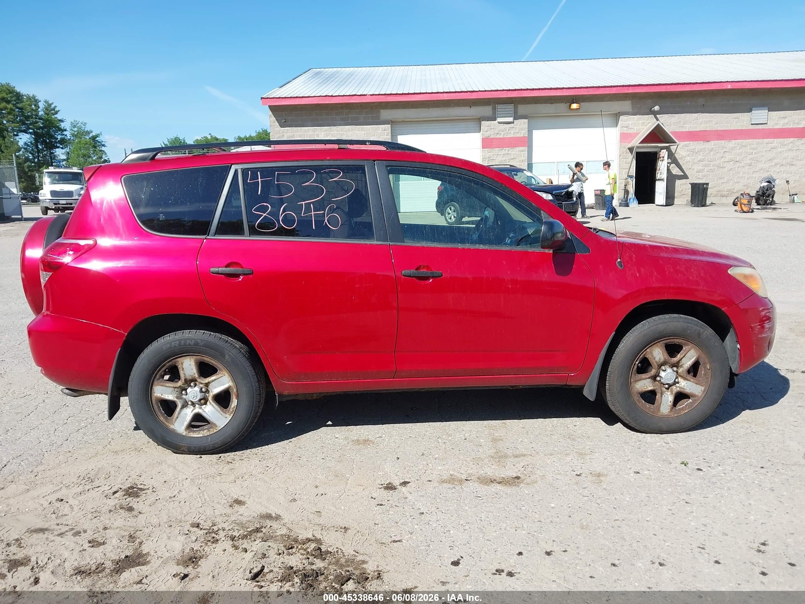 2006 Toyota Rav4   Red vin: JTMBD33V465043385