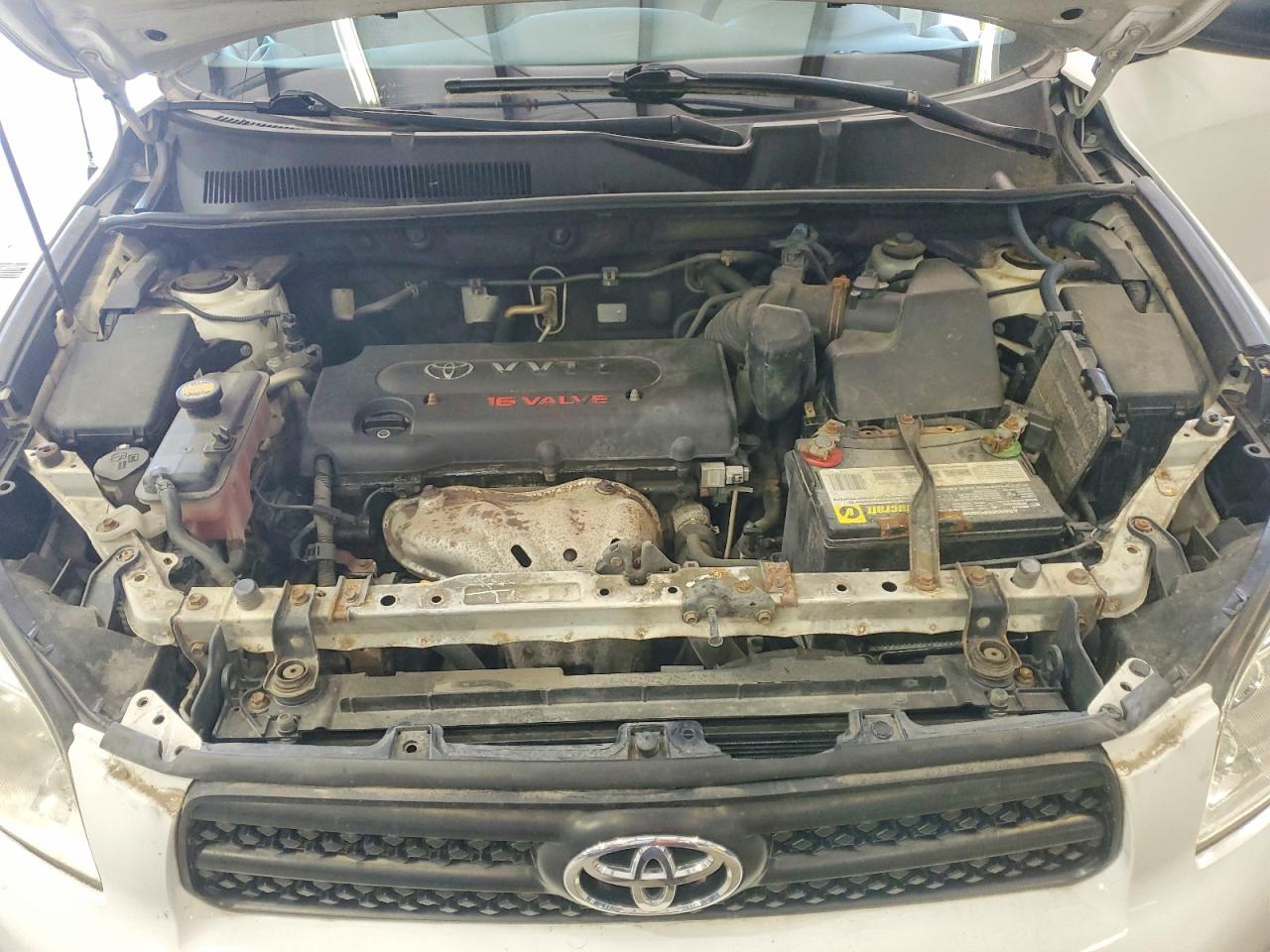 2007 Toyota Rav4 Base White vin: JTMBD33V475086335
