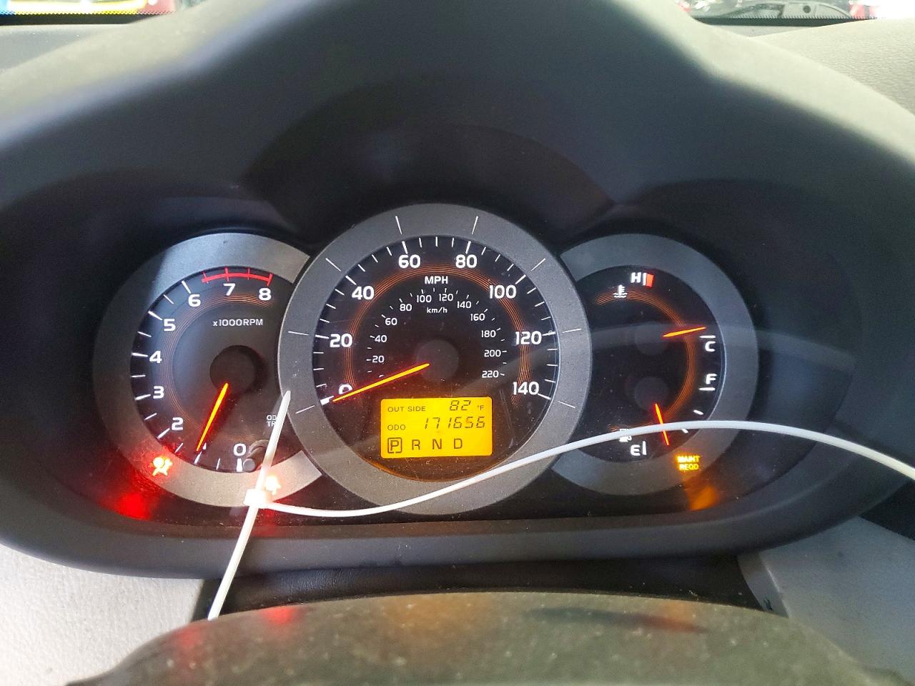 2007 Toyota Rav4 Base White vin: JTMBD33V475086335