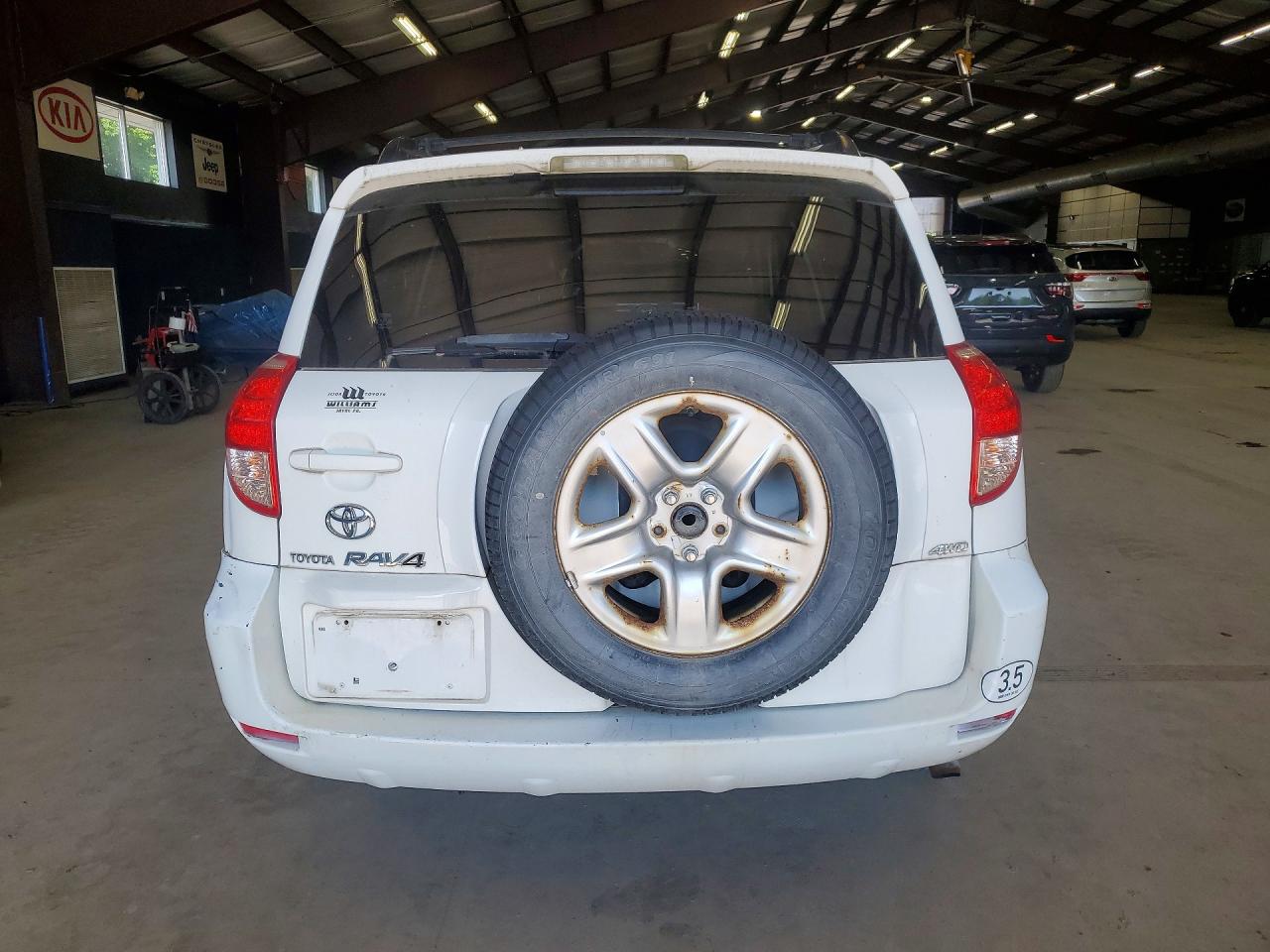 2007 Toyota Rav4 Base White vin: JTMBD33V475086335