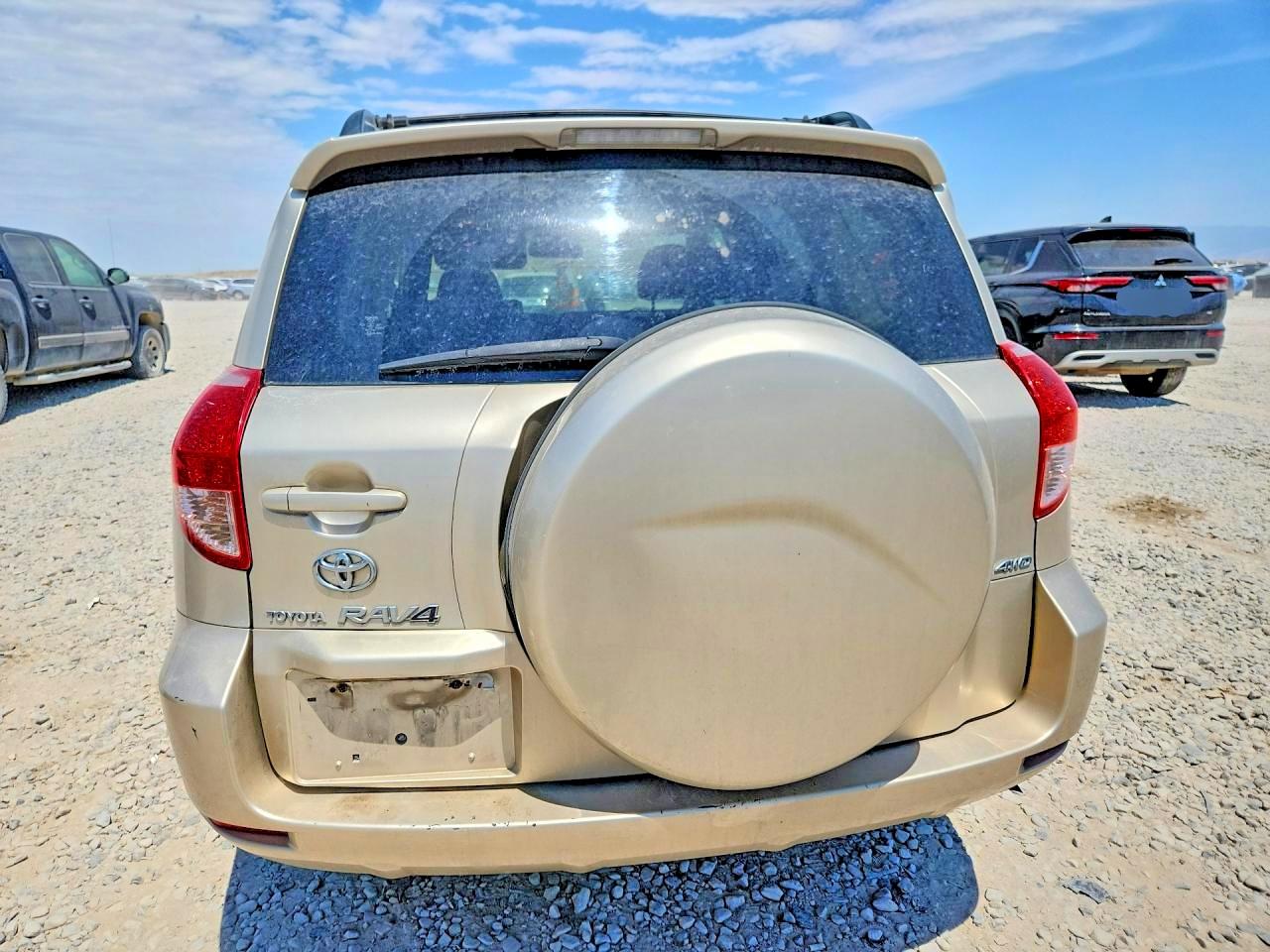 2007 Toyota Rav4 Base Золотой vin: JTMBD33V476038909