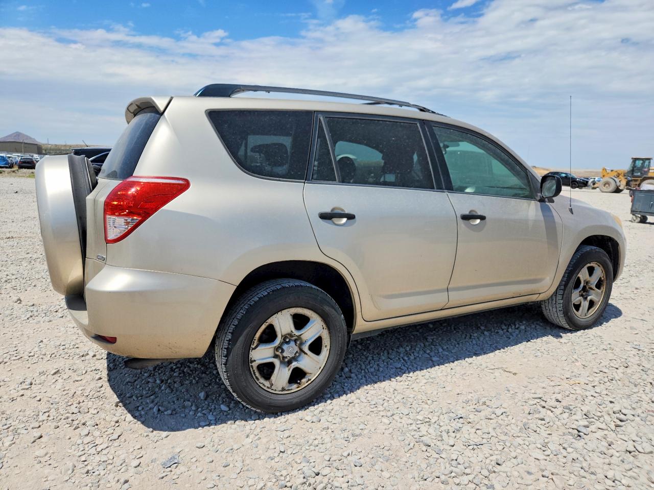 2007 Toyota Rav4 Base Золотой vin: JTMBD33V476038909