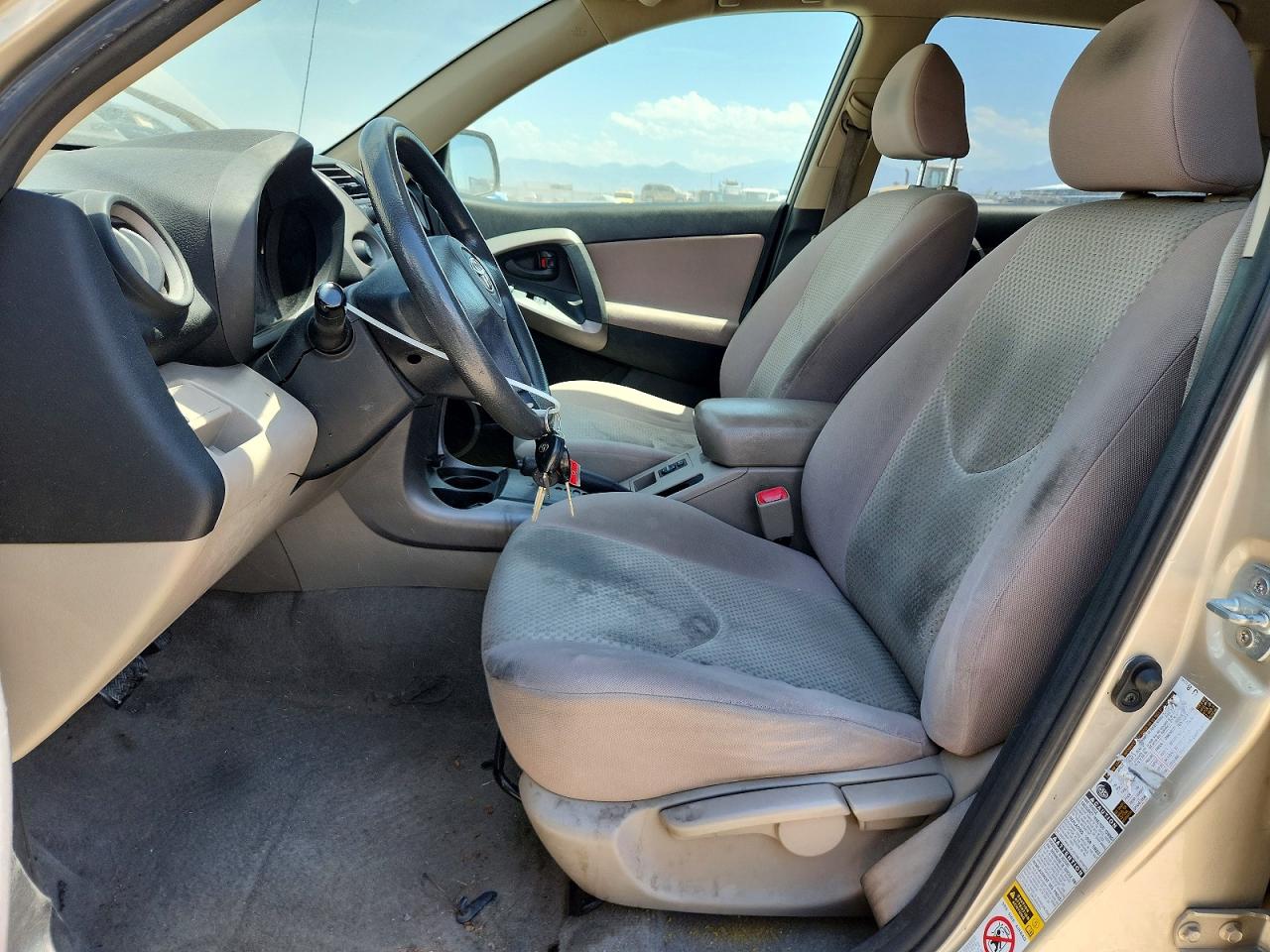 2007 Toyota Rav4 Base Золотой vin: JTMBD33V476038909
