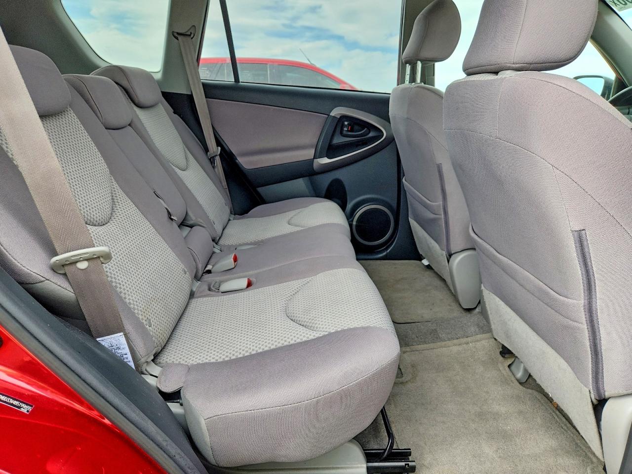 2008 Toyota Rav4 Base Red vin: JTMBD33V485199655