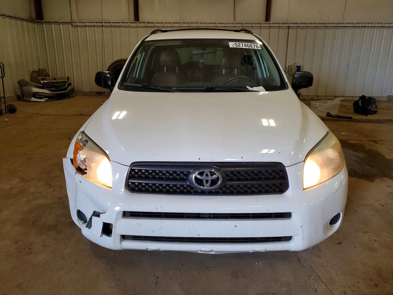 2008 Toyota Rav4 Base White vin: JTMBD33V485204594