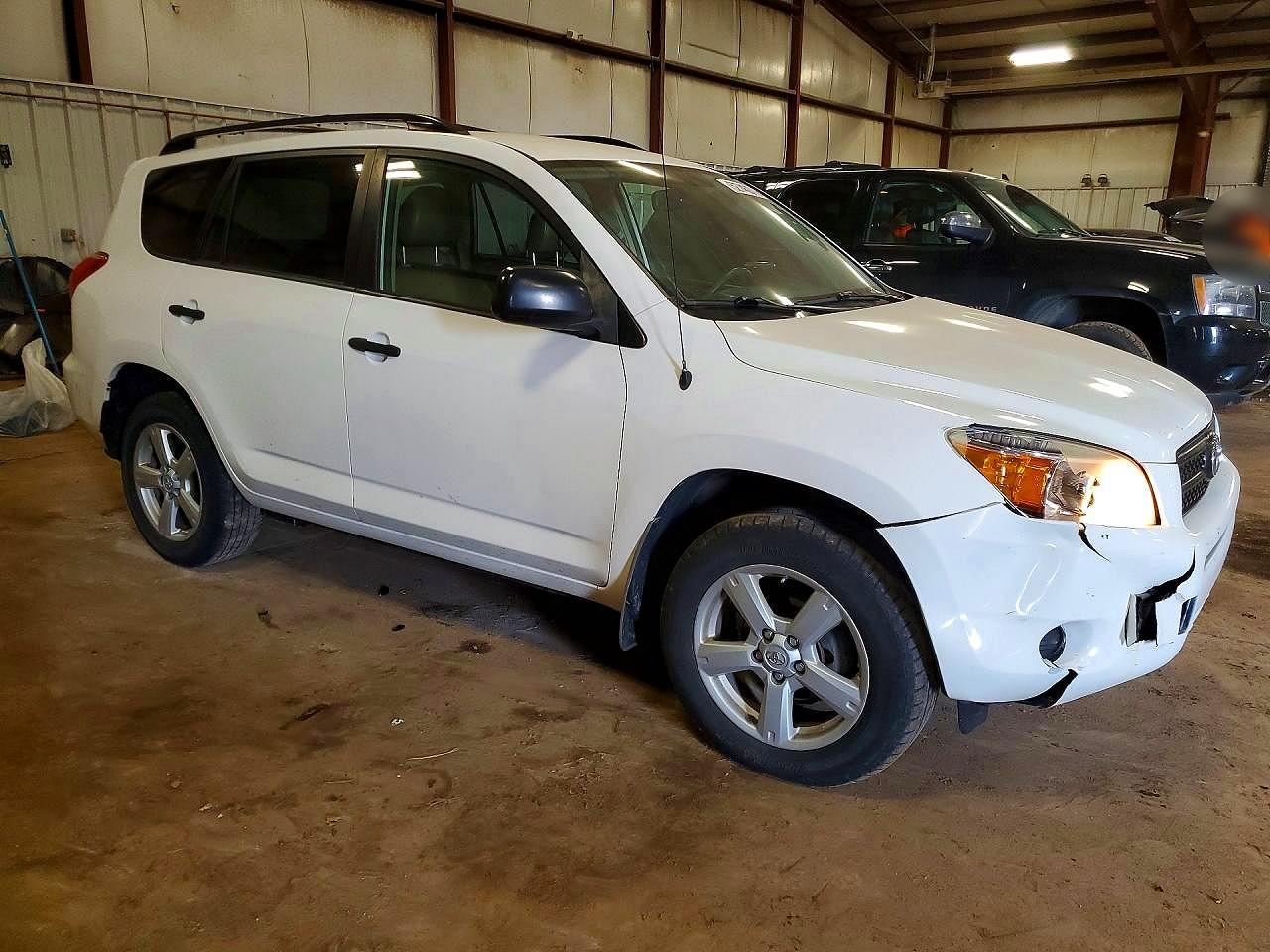 2008 Toyota Rav4 Base White vin: JTMBD33V485204594