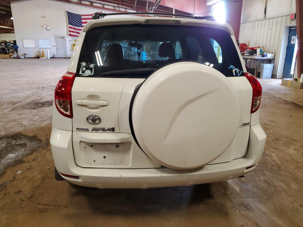 2008 Toyota Rav4 Base White vin: JTMBD33V485204594