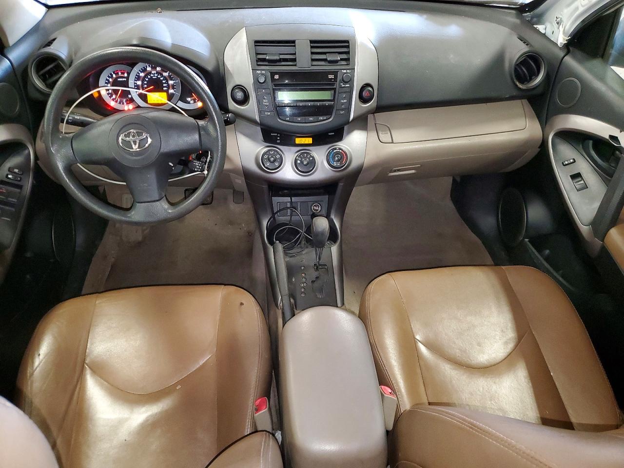 2008 Toyota Rav4 Base White vin: JTMBD33V485204594