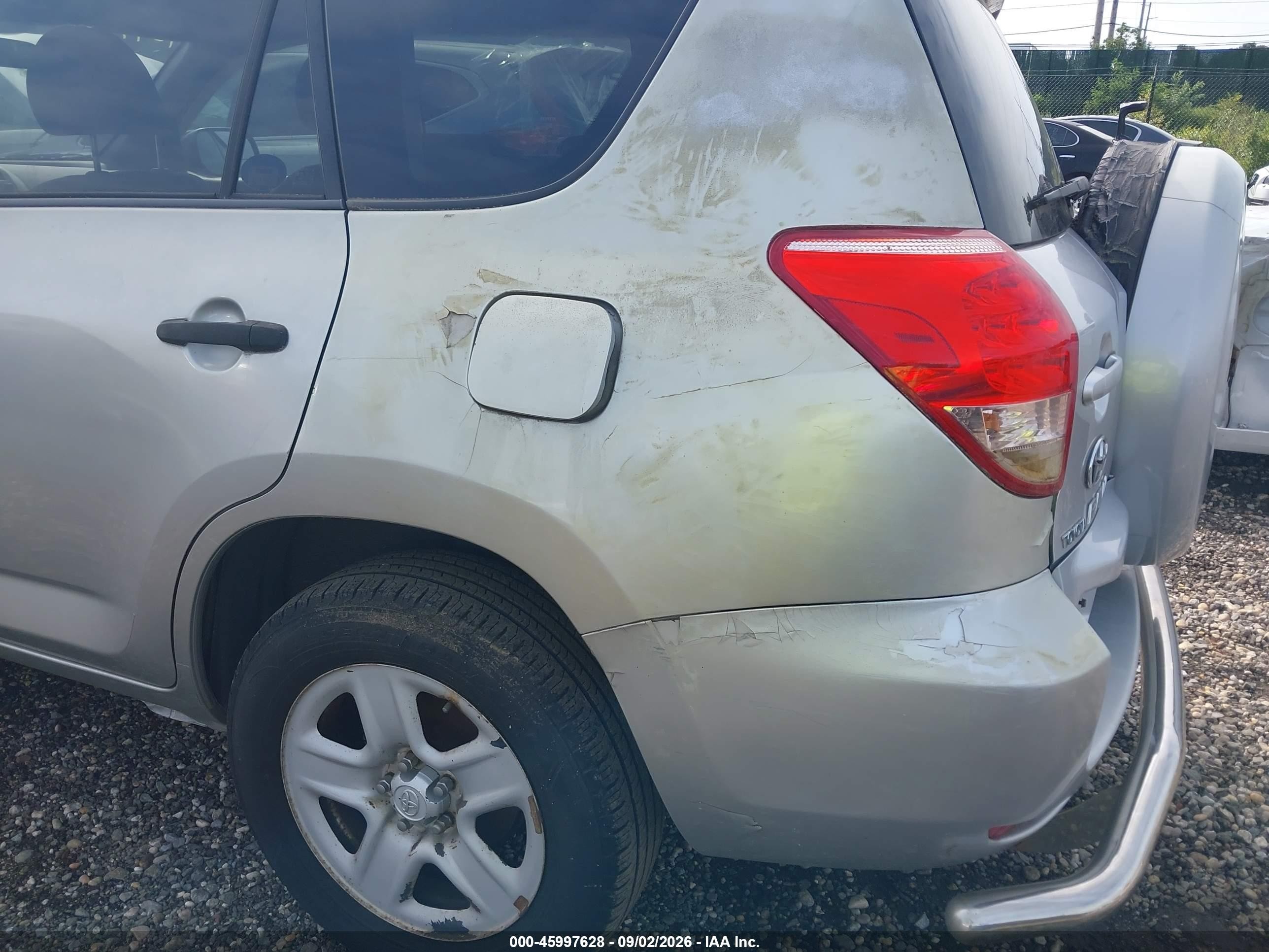 2008 Toyota Rav4   Silver vin: JTMBD33V485207396