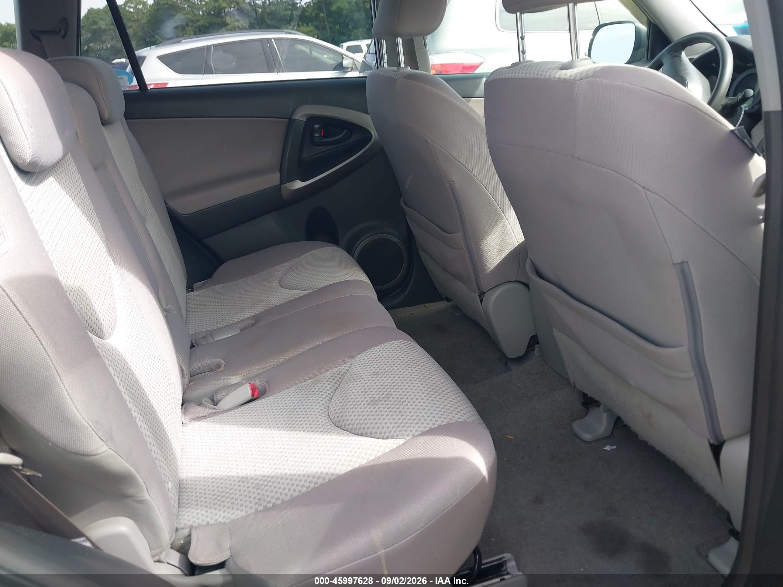 2008 Toyota Rav4   Silver vin: JTMBD33V485207396