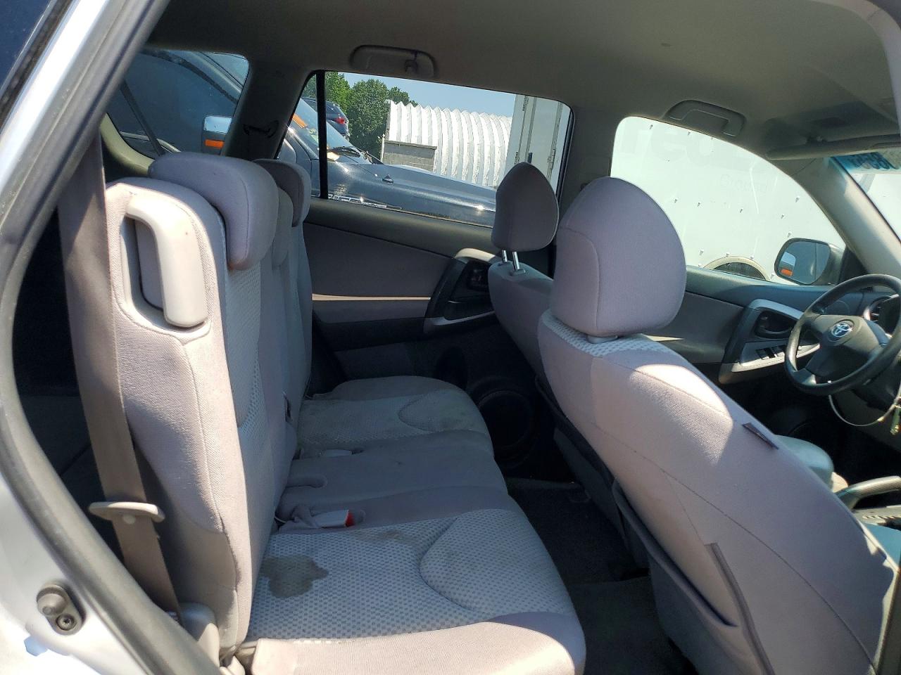 2008 Toyota Rav4 Base Silver vin: JTMBD33V485208063