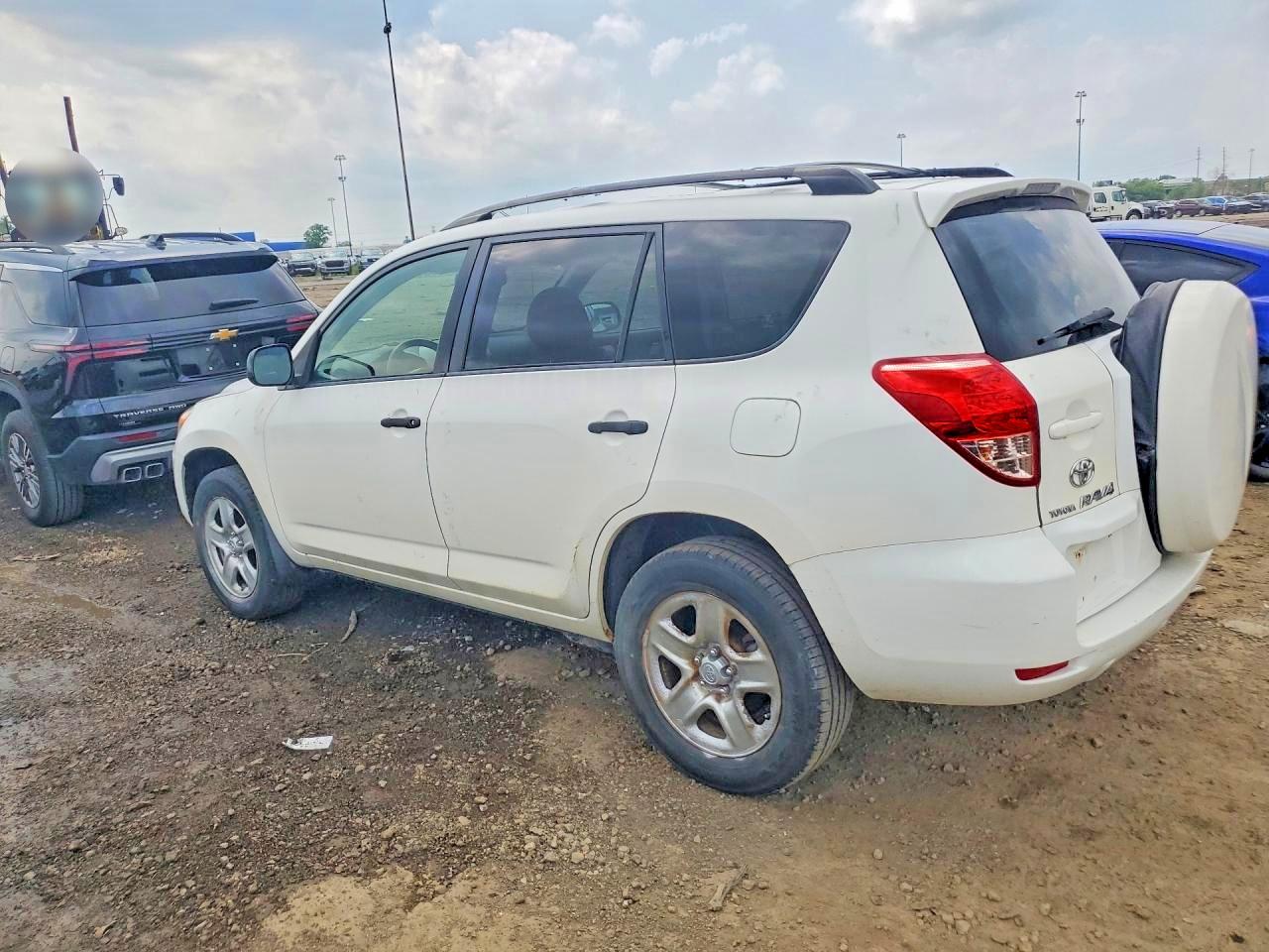2008 Toyota Rav4 Base White vin: JTMBD33V485213814