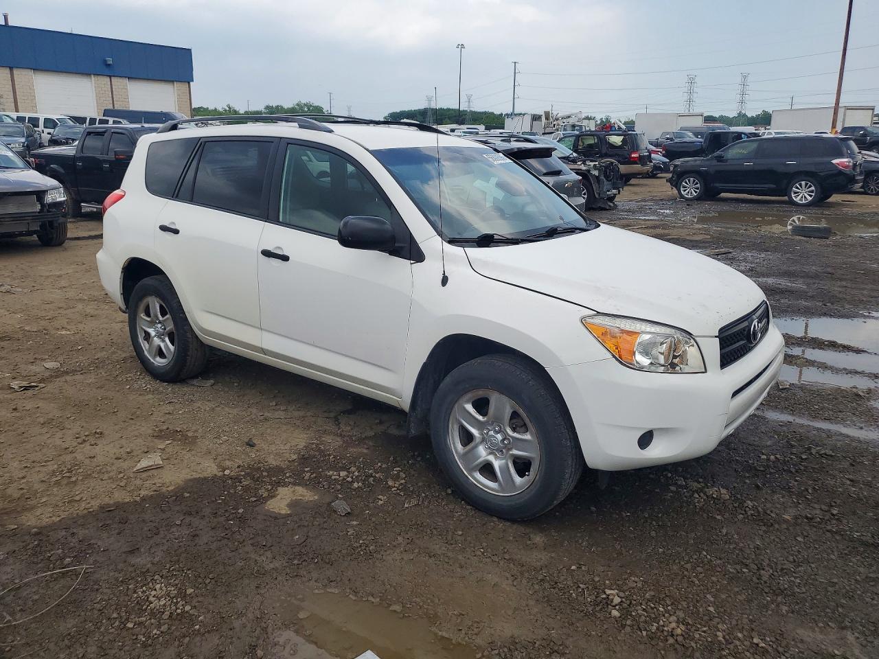 2008 Toyota Rav4 Base White vin: JTMBD33V485213814