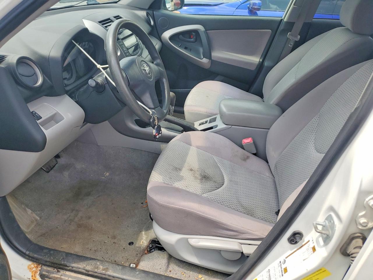 2008 Toyota Rav4 Base White vin: JTMBD33V485213814