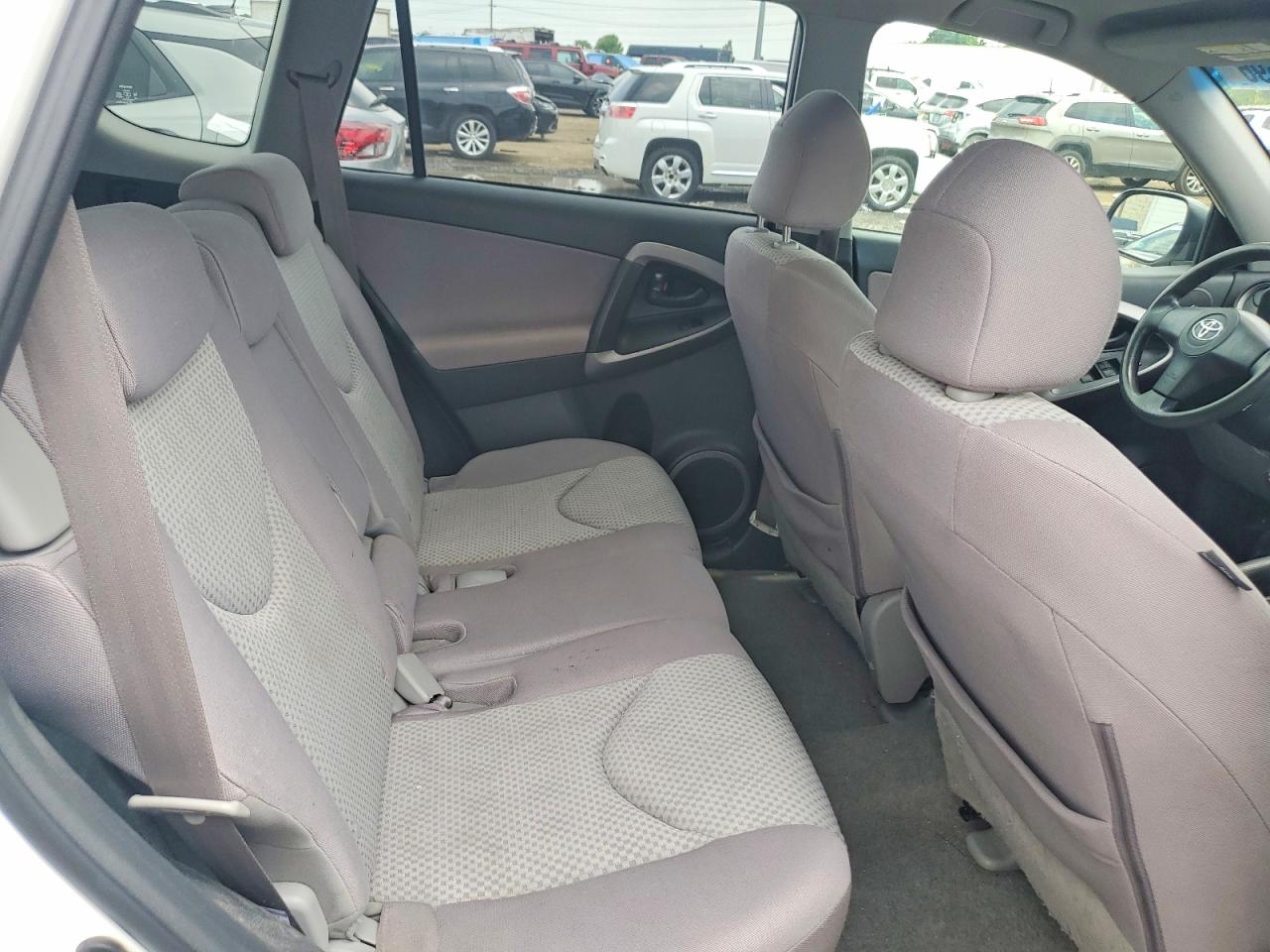 2008 Toyota Rav4 Base White vin: JTMBD33V485213814