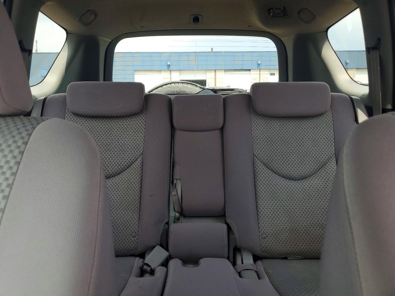 2008 Toyota Rav4 Base White vin: JTMBD33V485213814