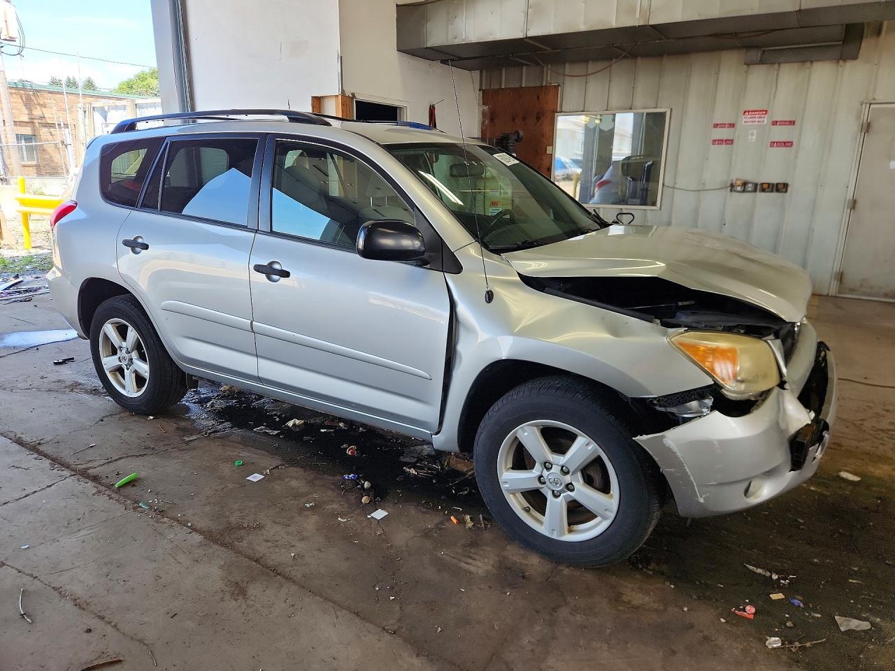2008 Toyota Rav4 Base Silver vin: JTMBD33V486075752