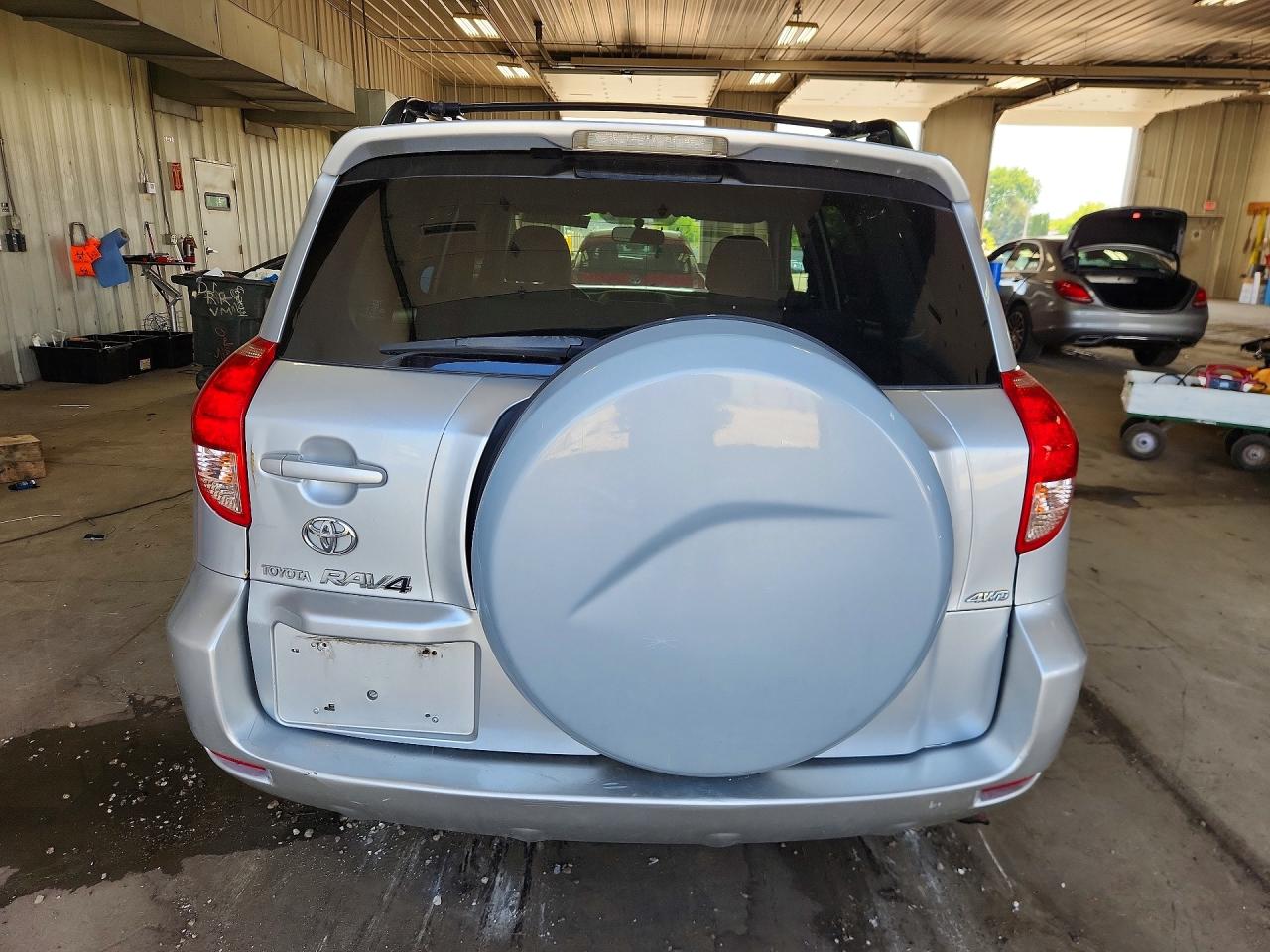 2008 Toyota Rav4 Base Silver vin: JTMBD33V486075752