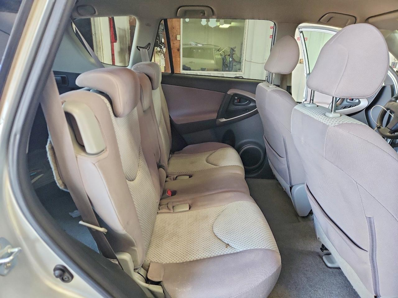 2008 Toyota Rav4 Base Silver vin: JTMBD33V486075752