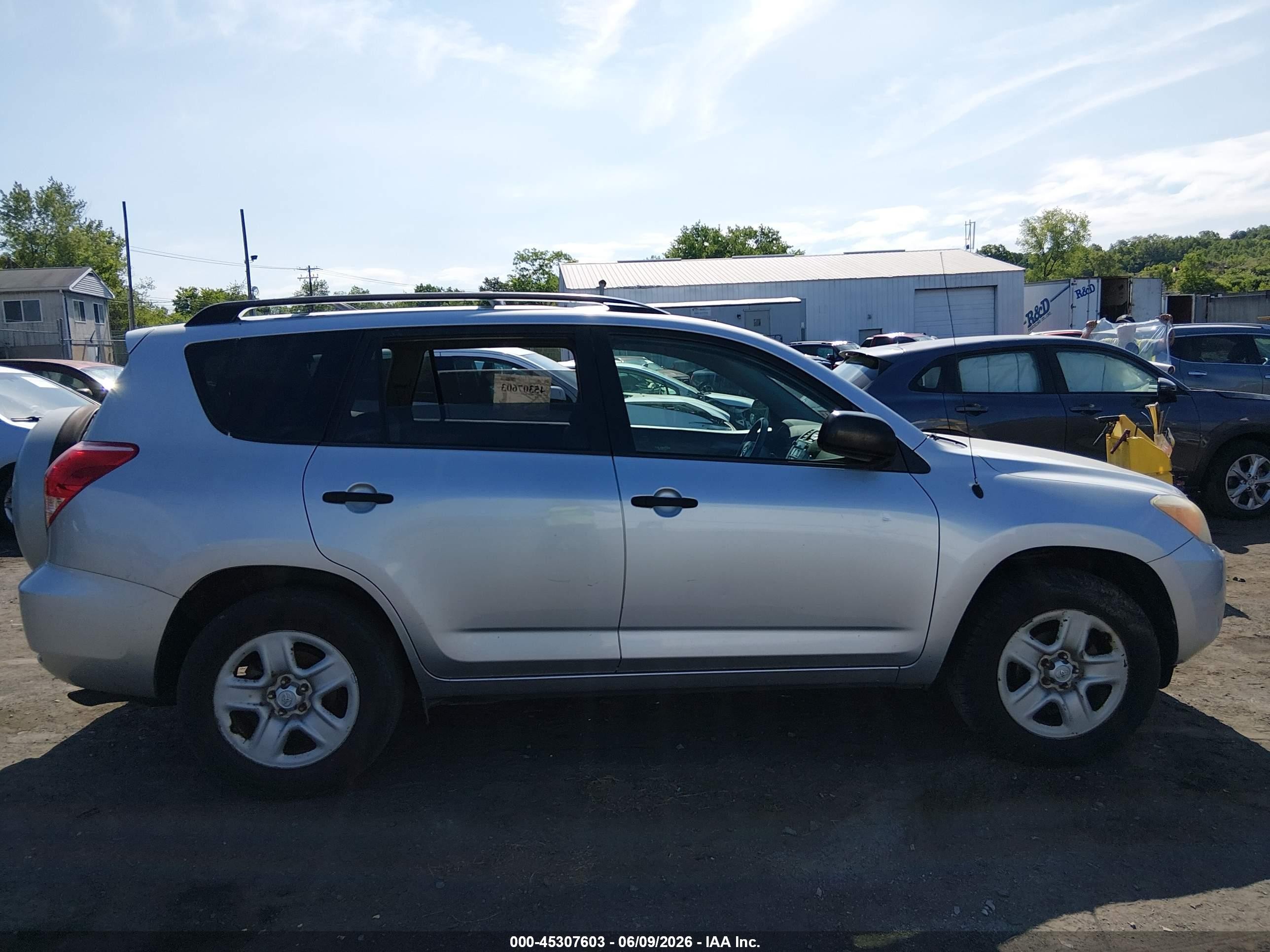 2008 Toyota Rav4   Silver vin: JTMBD33V486077338