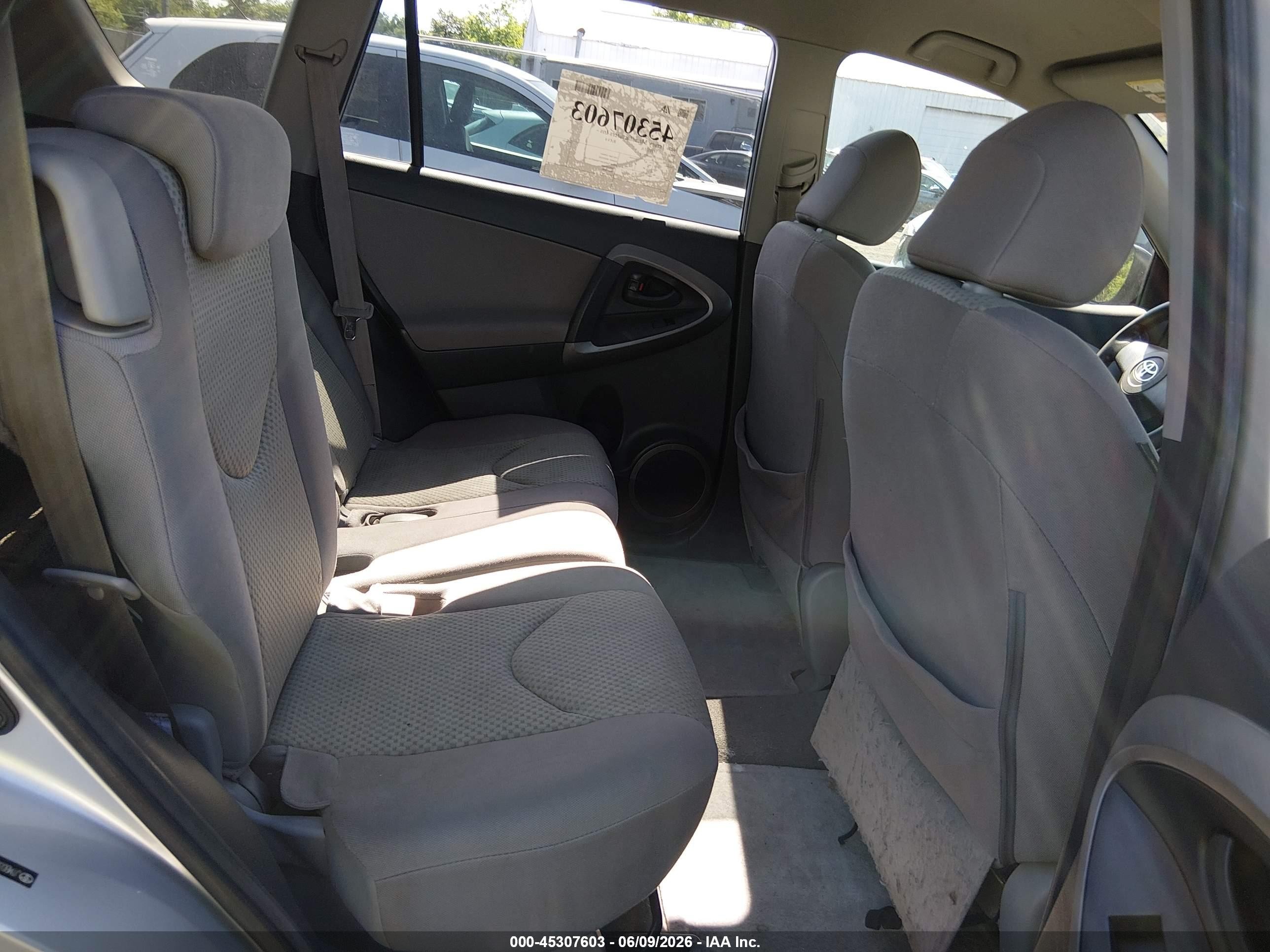 2008 Toyota Rav4   Silver vin: JTMBD33V486077338