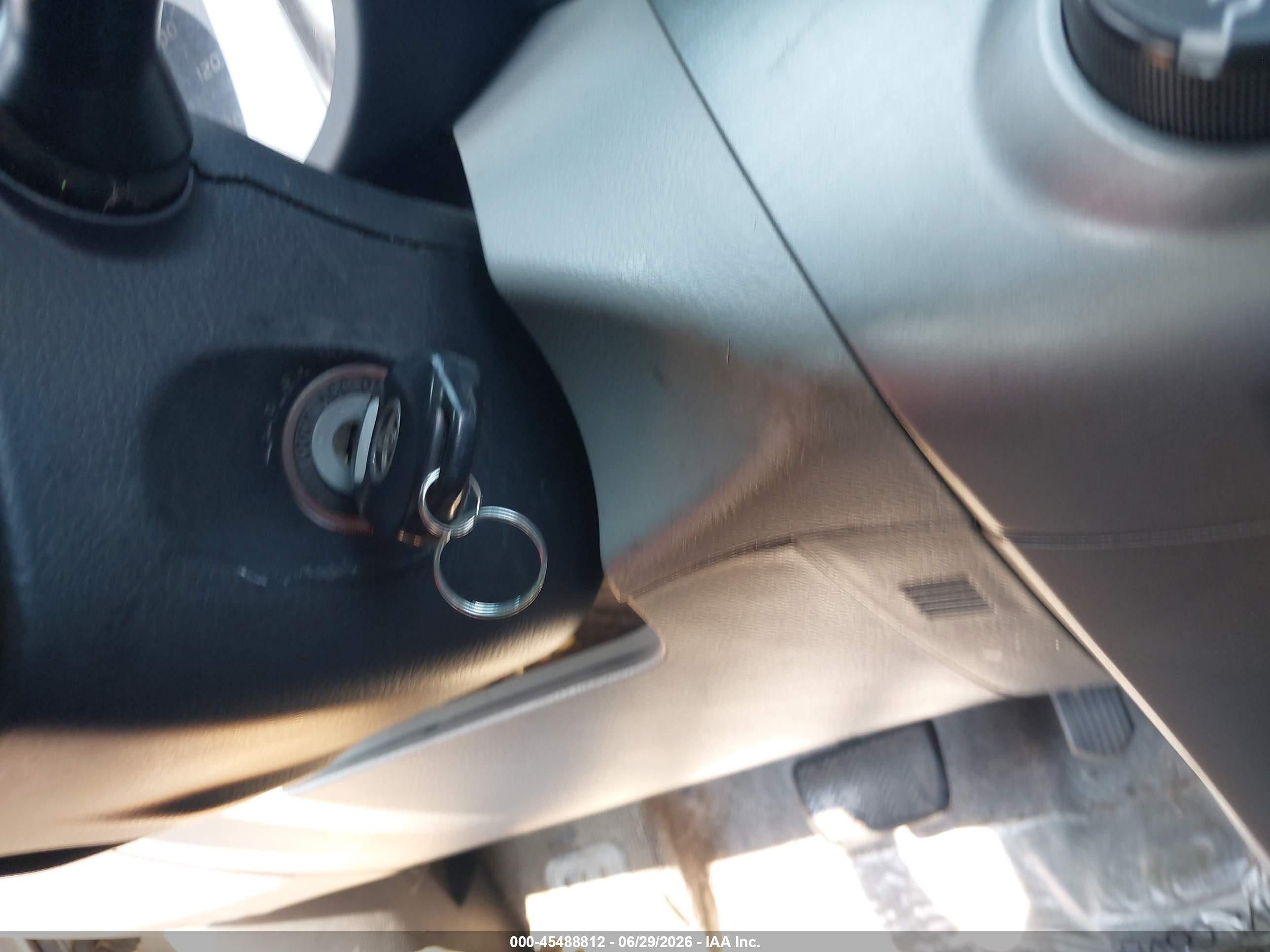 2008 Toyota Rav4   Серебряный vin: JTMBD33V486079252
