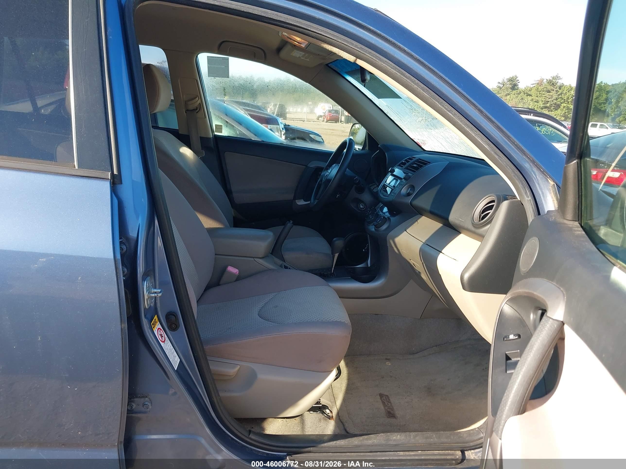 2006 Toyota Rav4   Light Blue vin: JTMBD33V565036817
