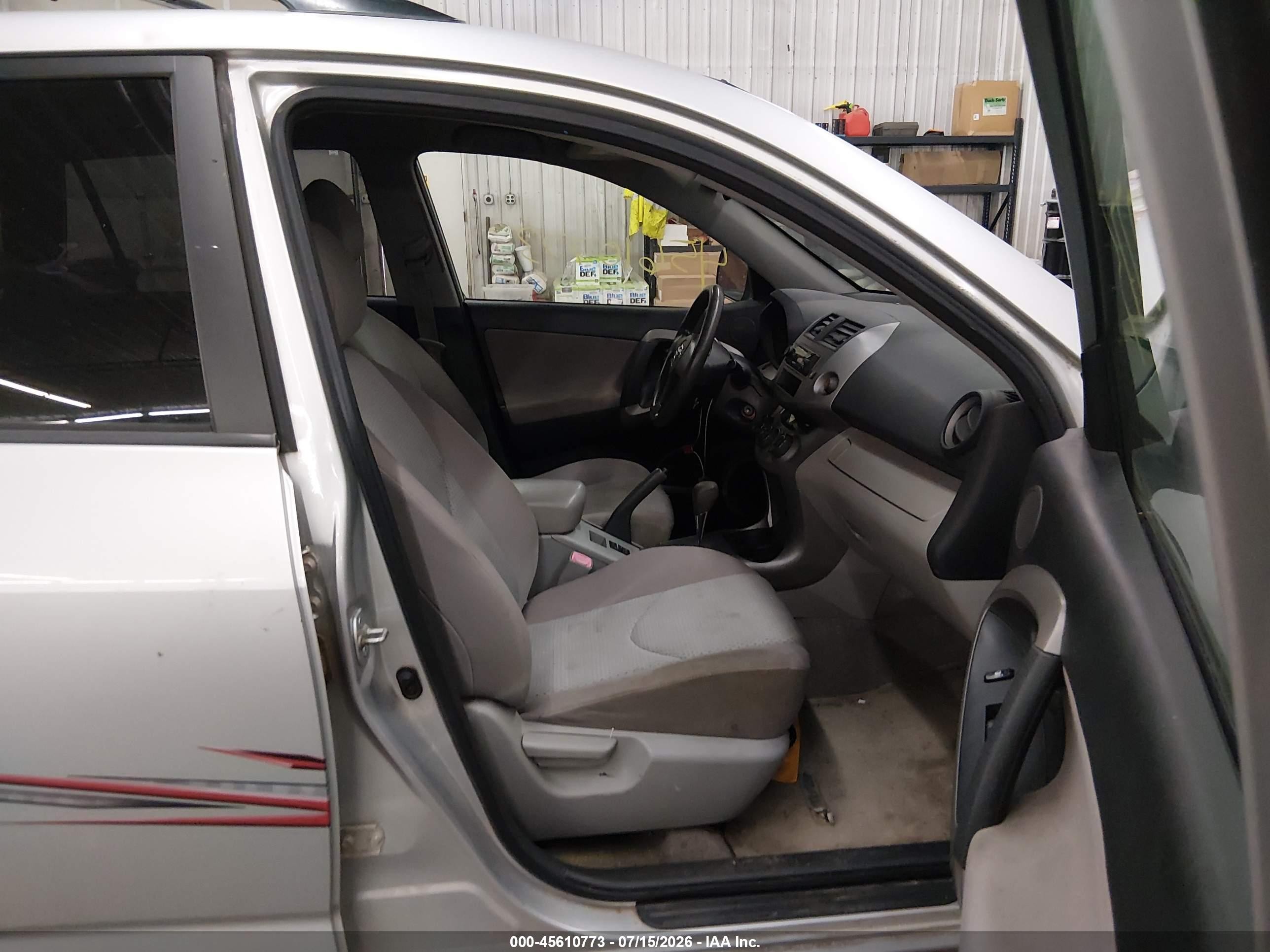 2006 Toyota Rav4   Silver vin: JTMBD33V565040446