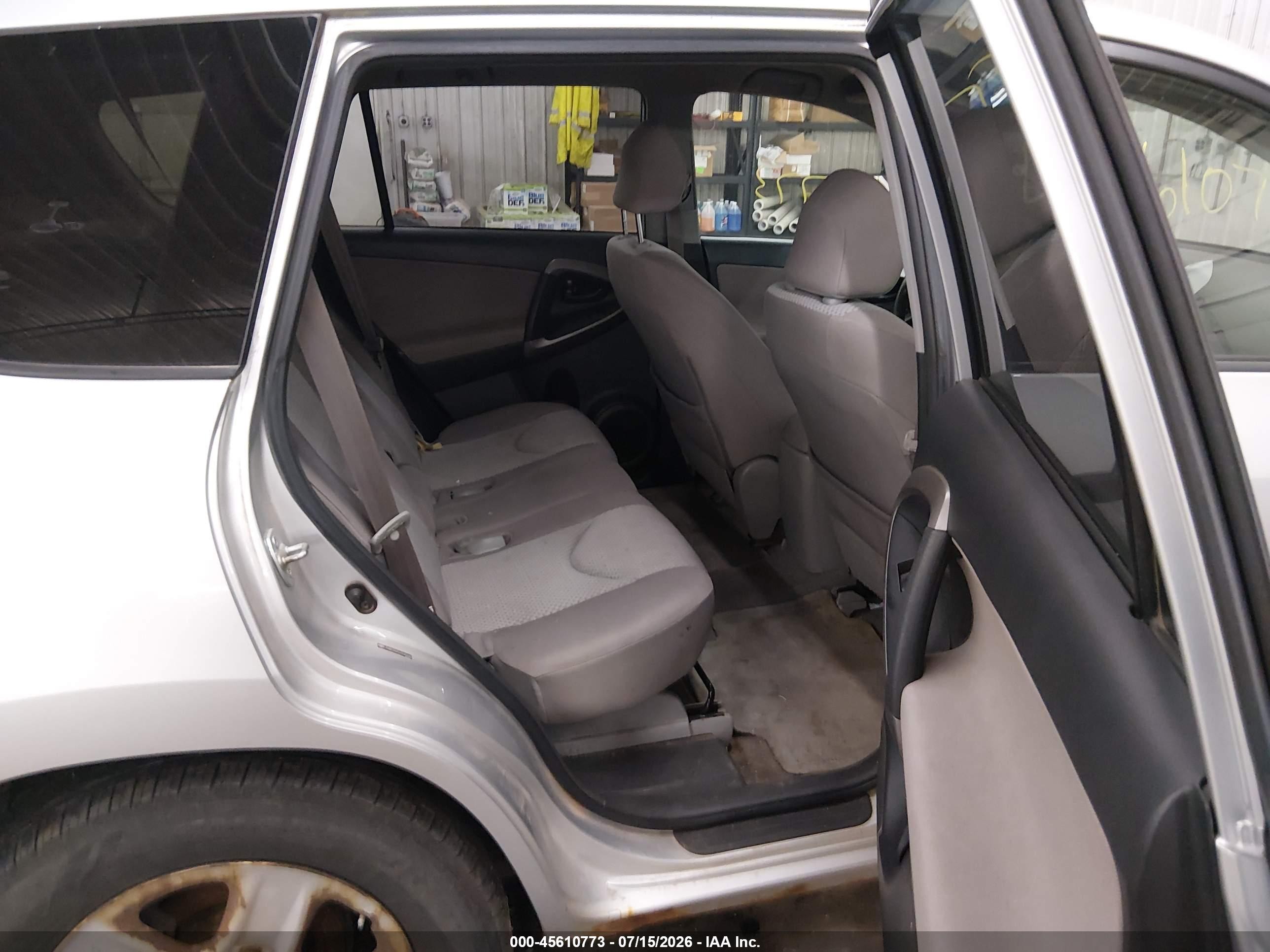 2006 Toyota Rav4   Silver vin: JTMBD33V565040446