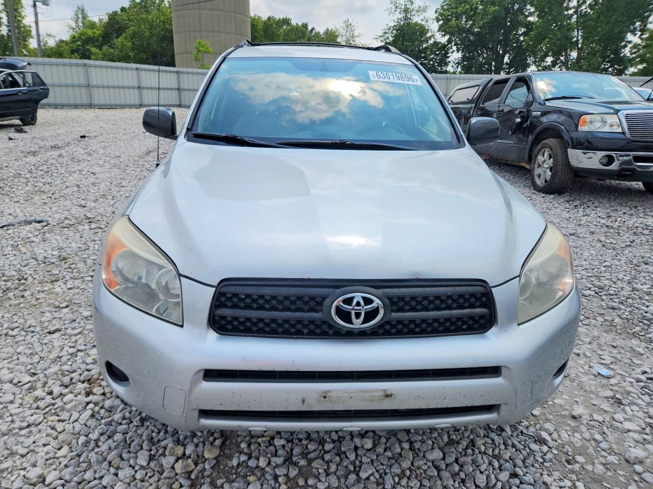 2007 Toyota Rav4 Base Gray vin: JTMBD33V575115678