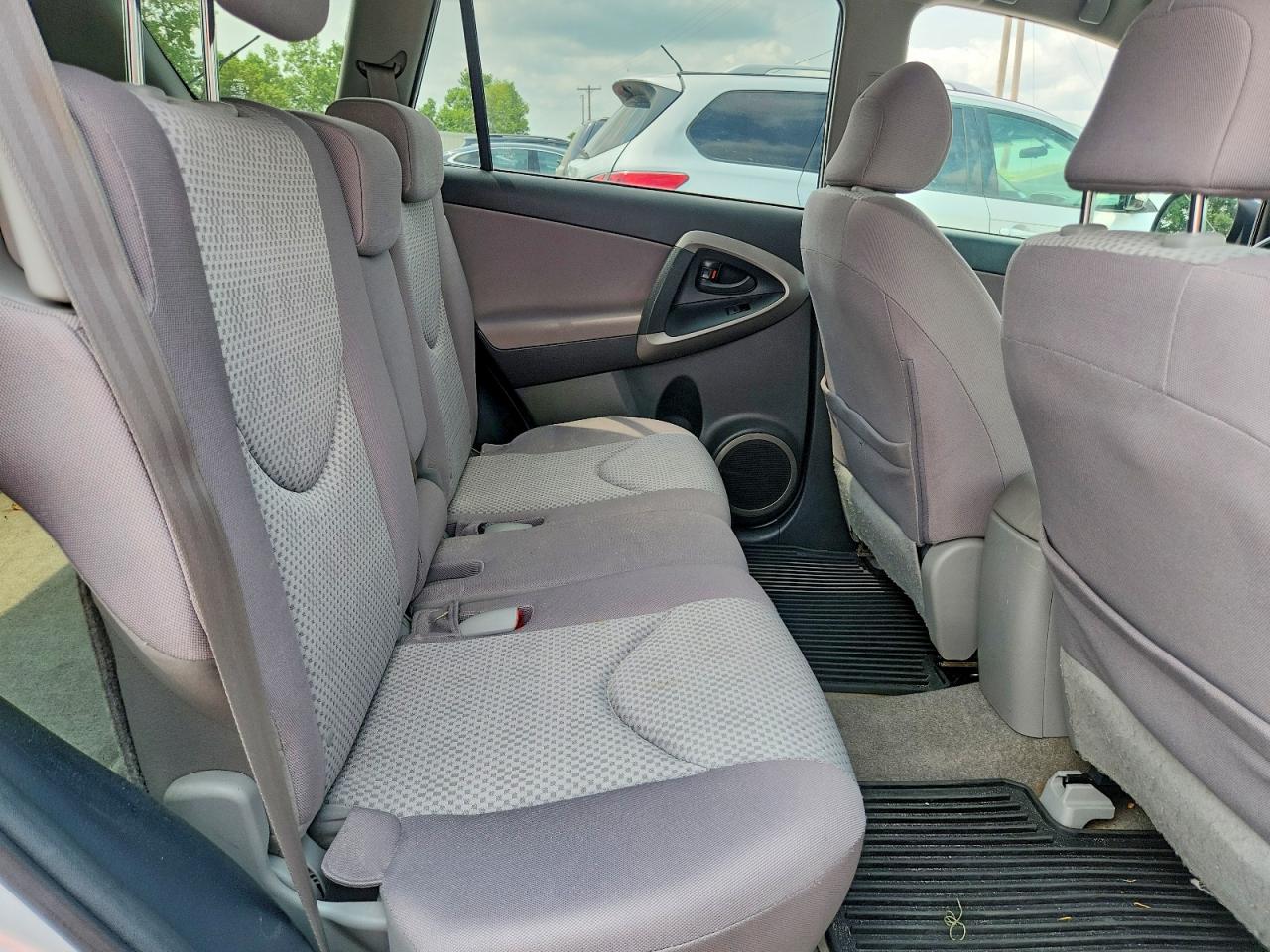 2007 Toyota Rav4 Base Gray vin: JTMBD33V575115678