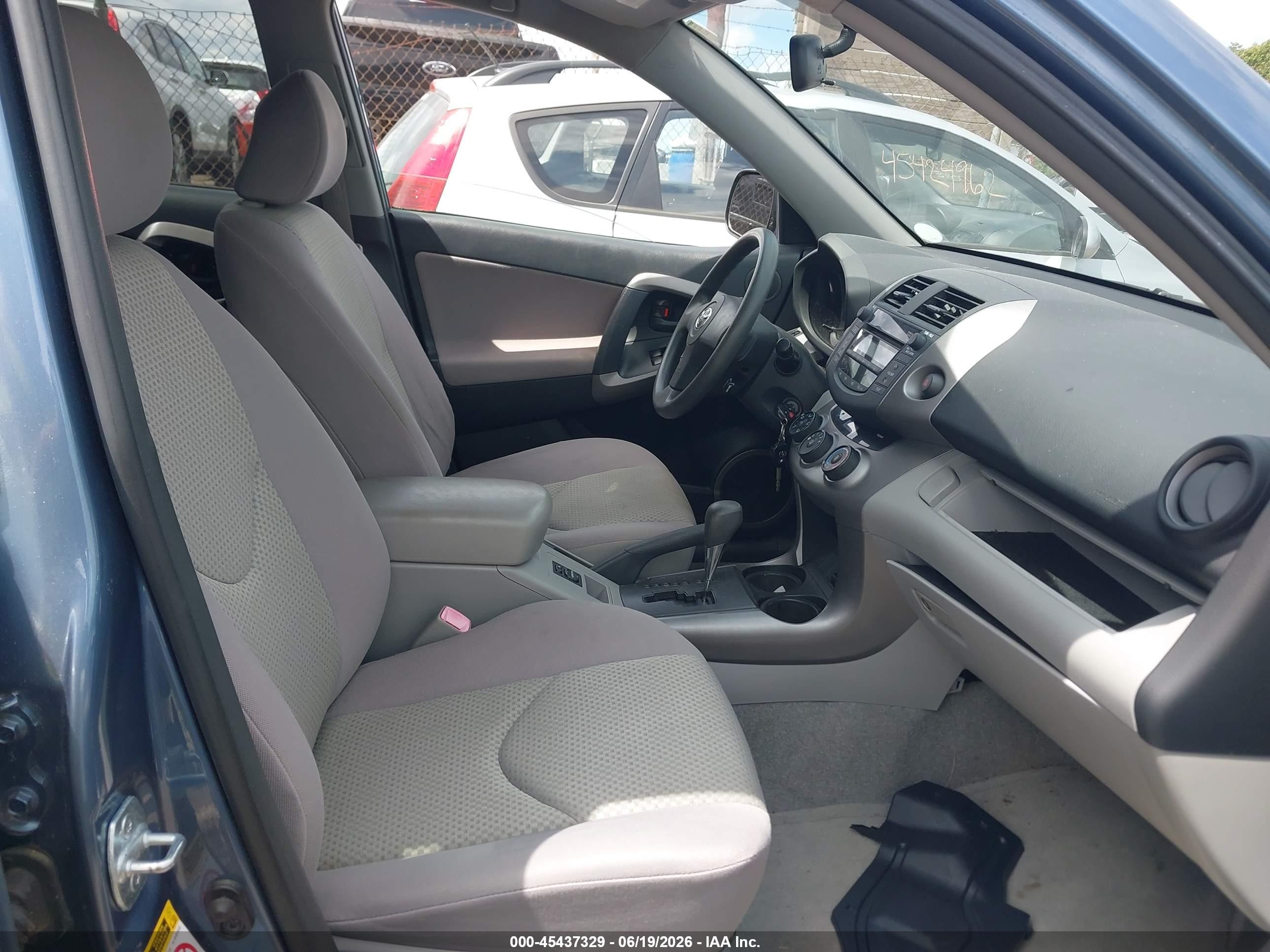 2007 Toyota Rav4 Blue vin: JTMBD33V576045304