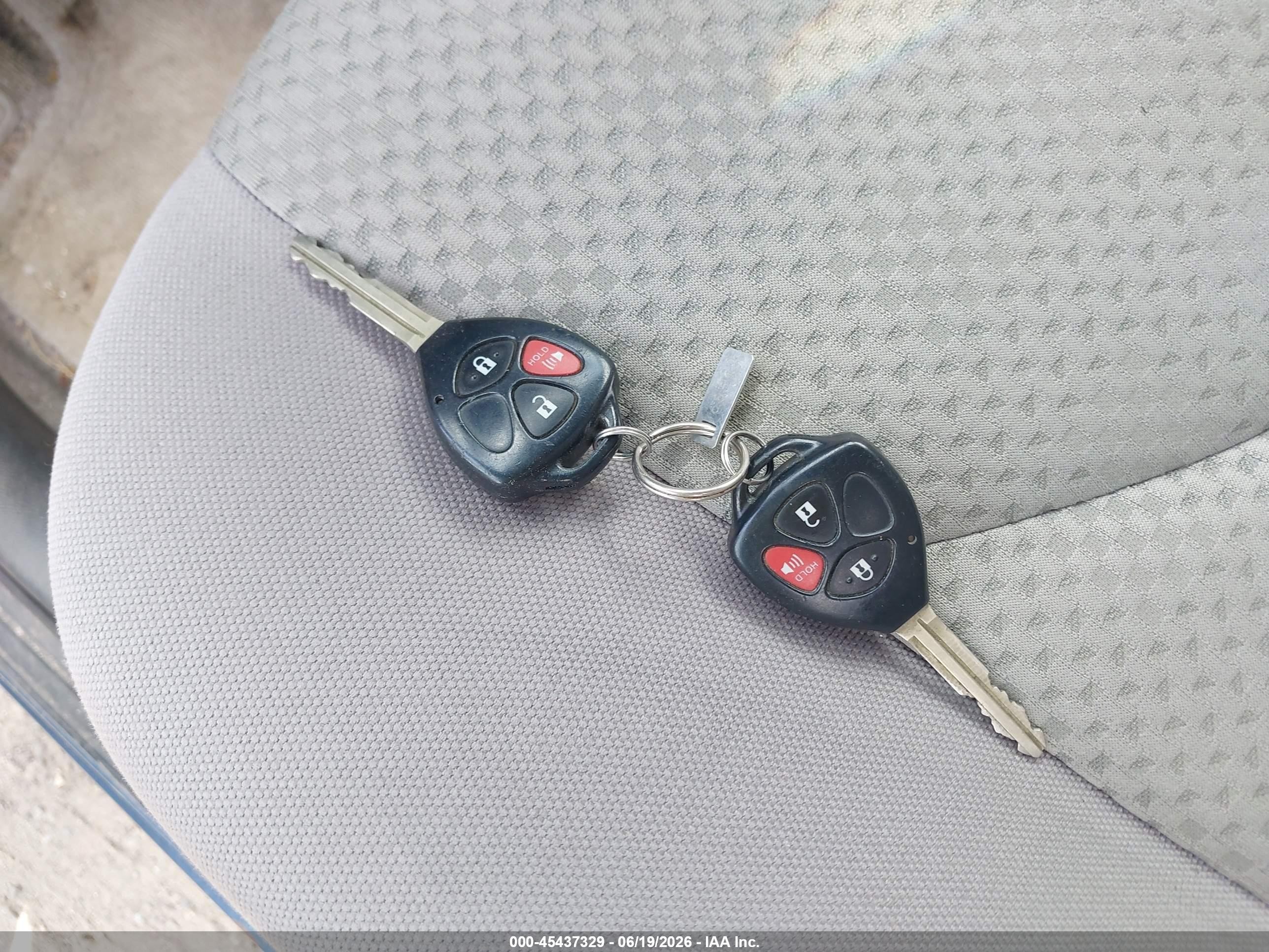 2007 Toyota Rav4 Blue vin: JTMBD33V576045304