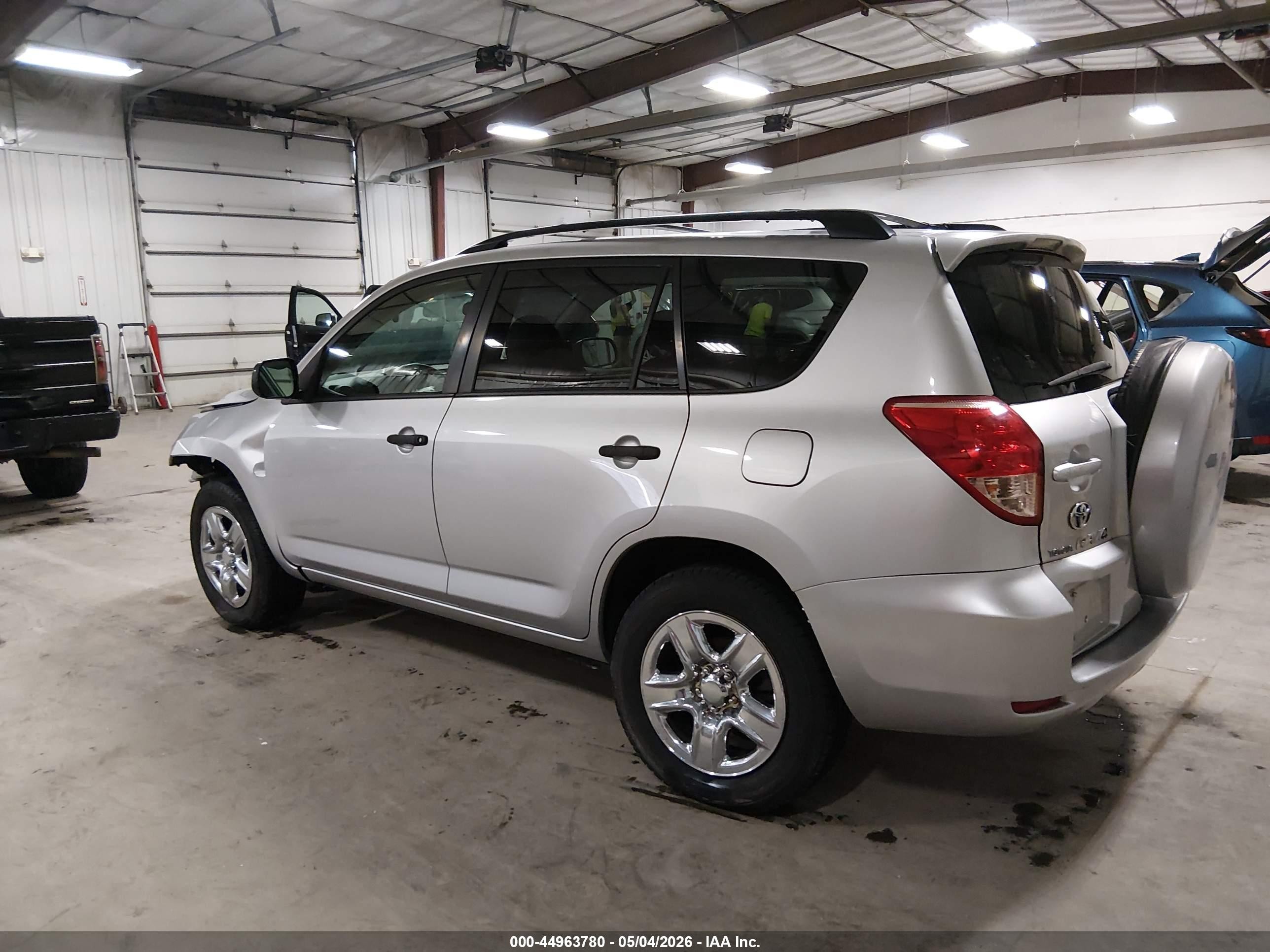 2008 Toyota Rav4   Gray vin: JTMBD33V585192181
