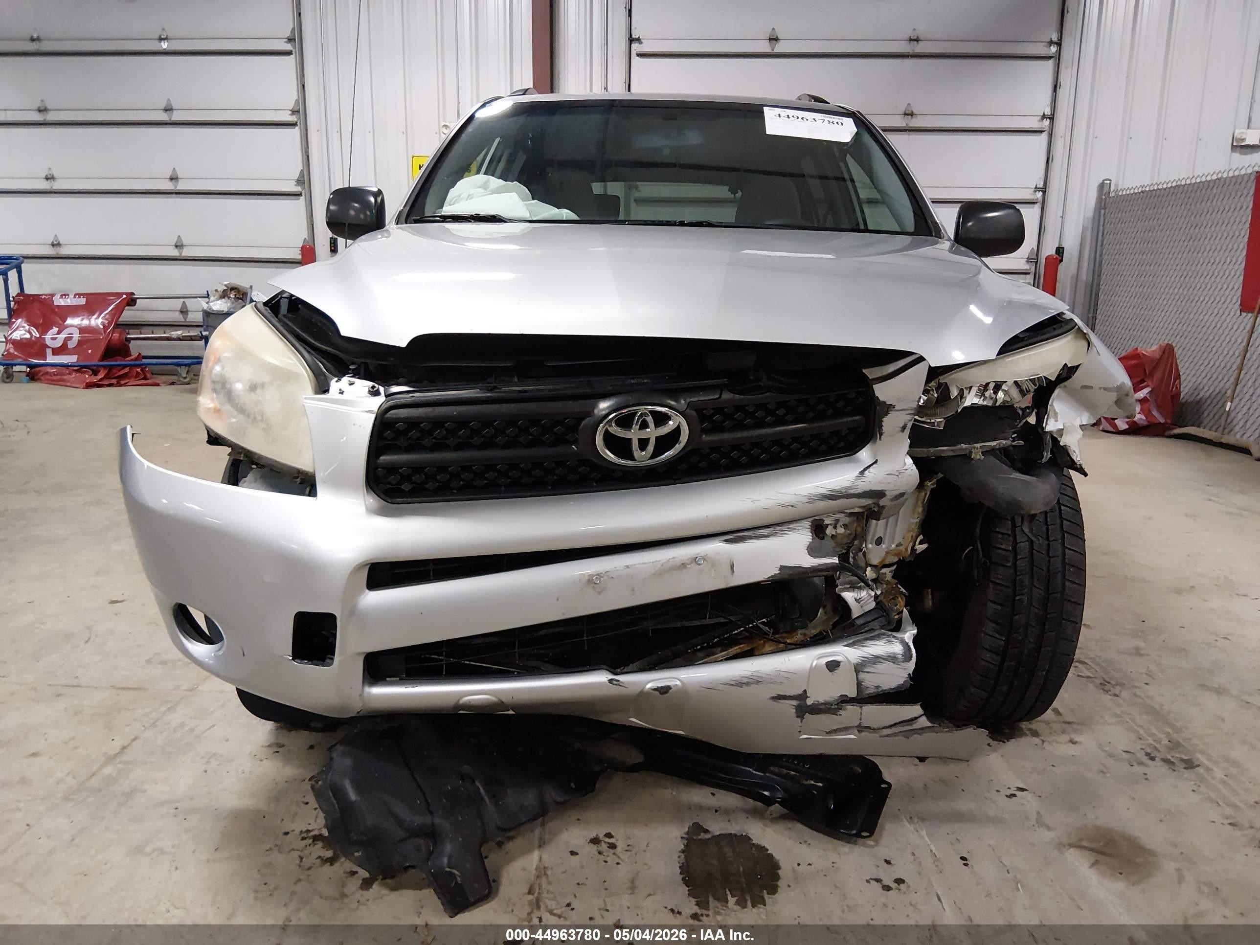 2008 Toyota Rav4   Gray vin: JTMBD33V585192181