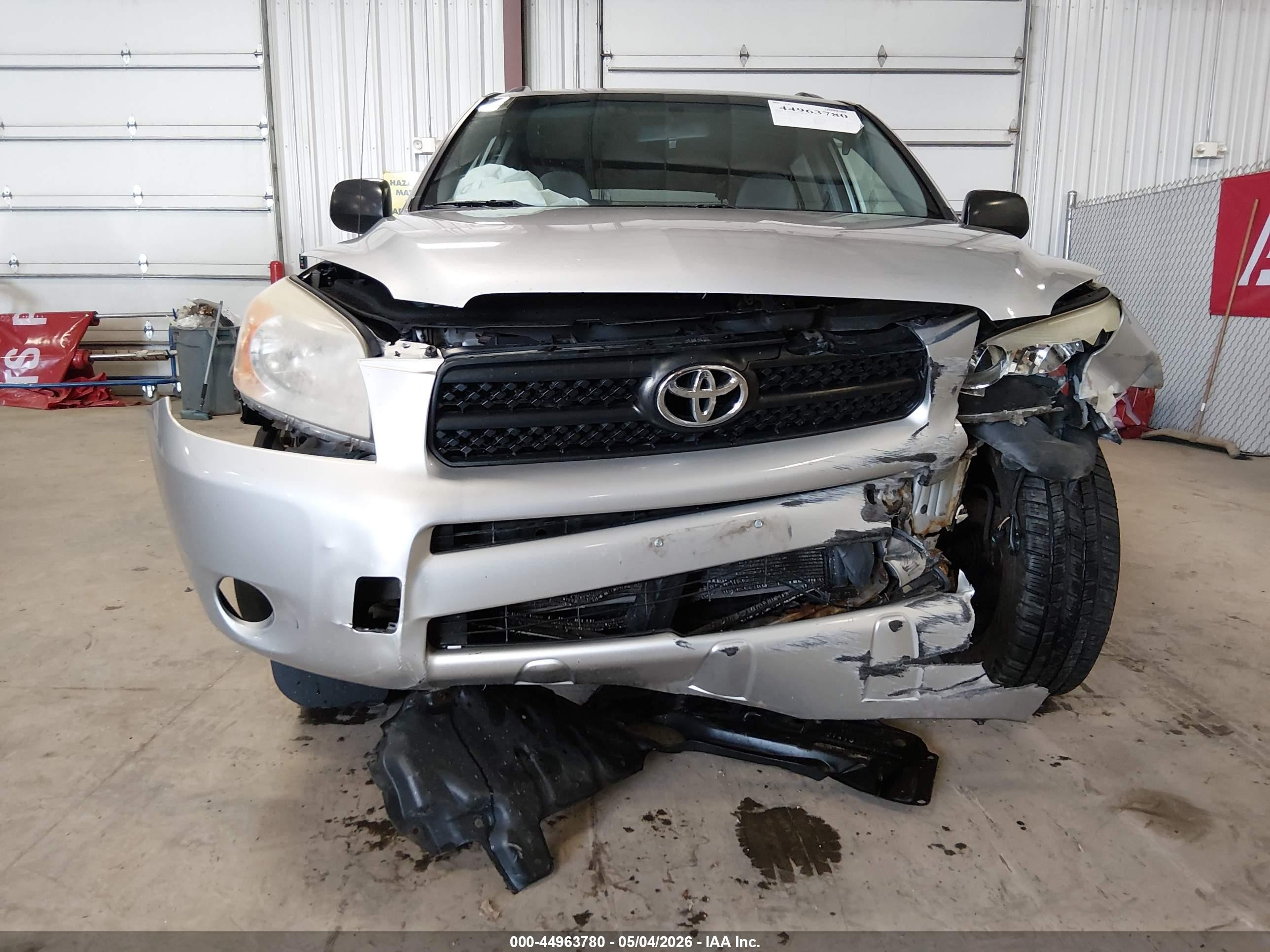 2008 Toyota Rav4   Gray vin: JTMBD33V585192181