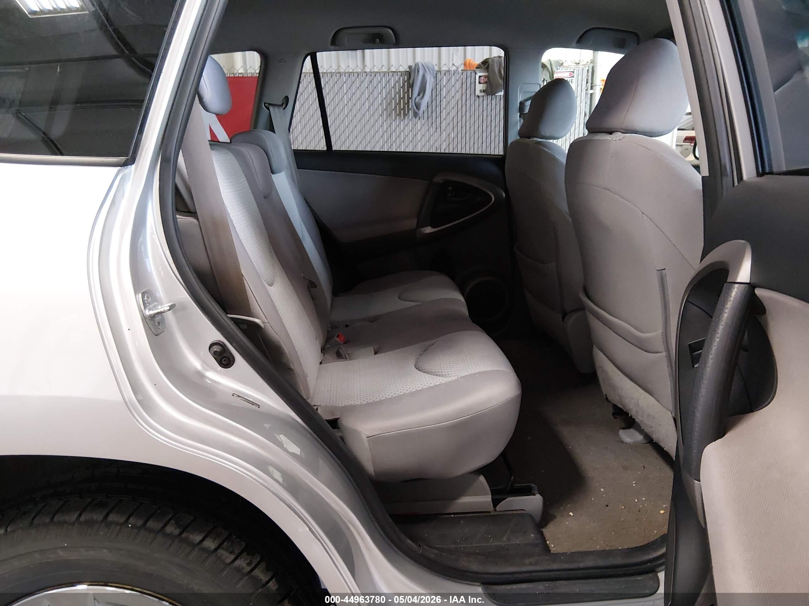 2008 Toyota Rav4   Gray vin: JTMBD33V585192181