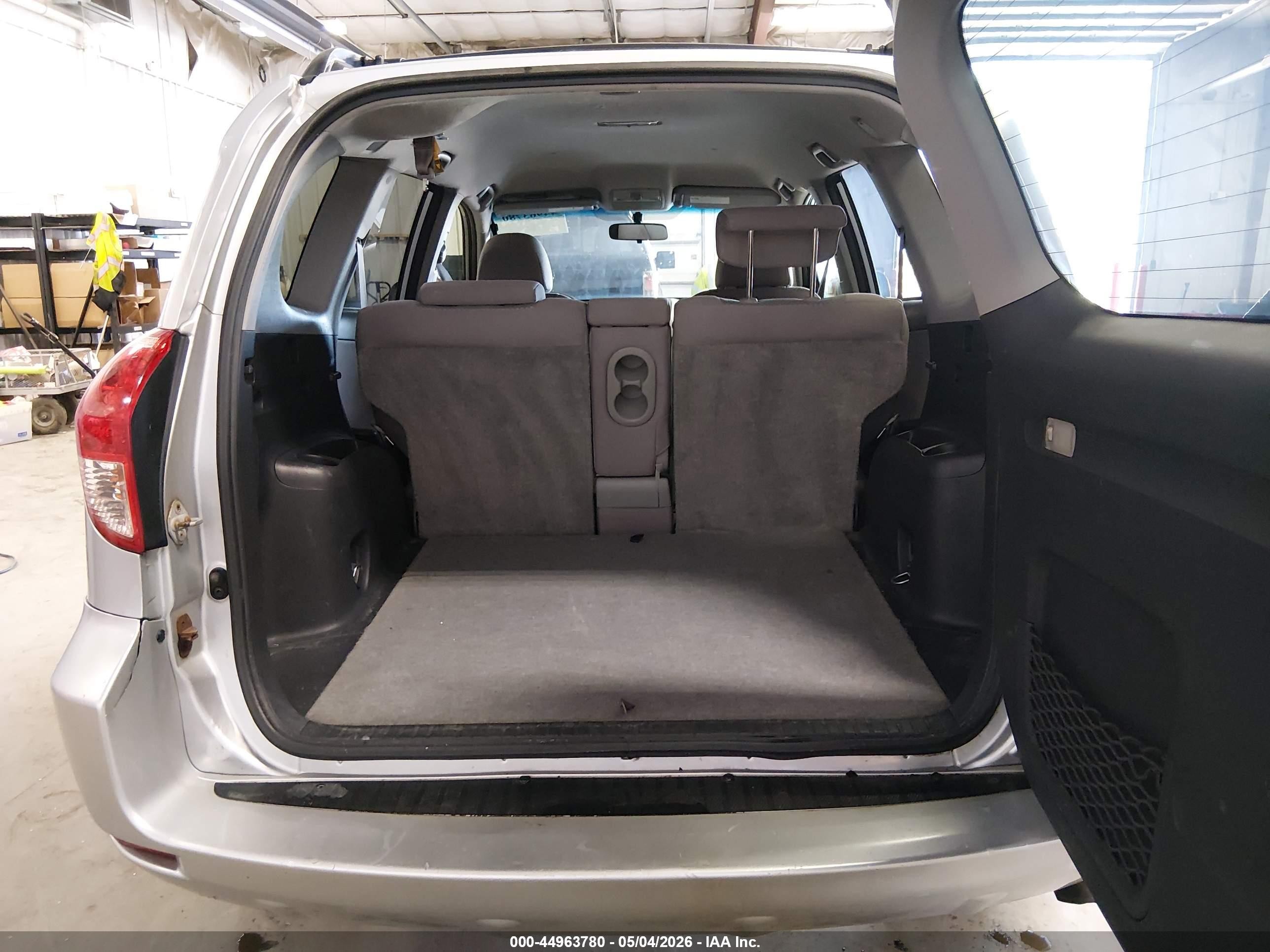 2008 Toyota Rav4   Gray vin: JTMBD33V585192181