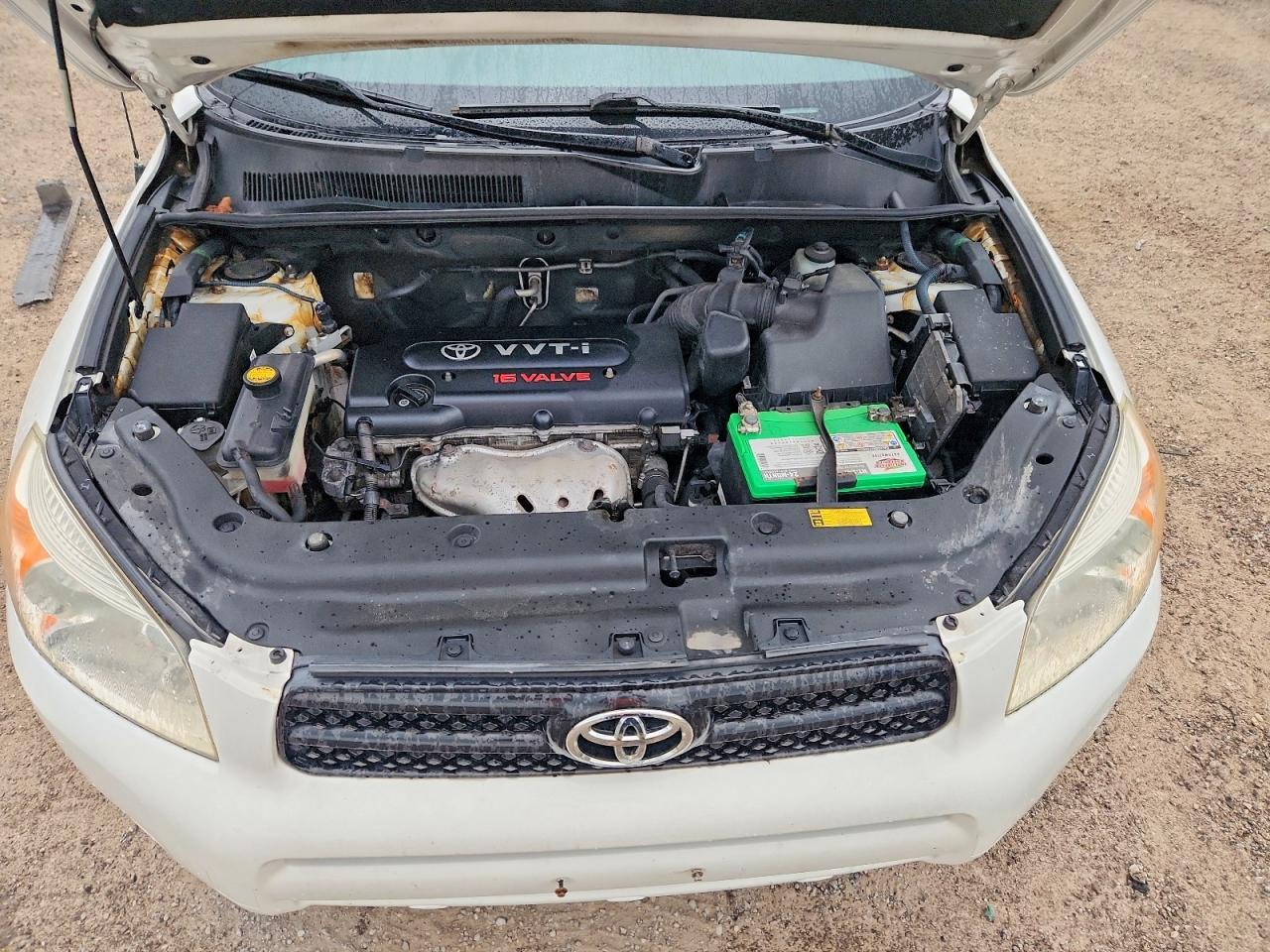 2008 Toyota Rav4 Base White vin: JTMBD33V585212395