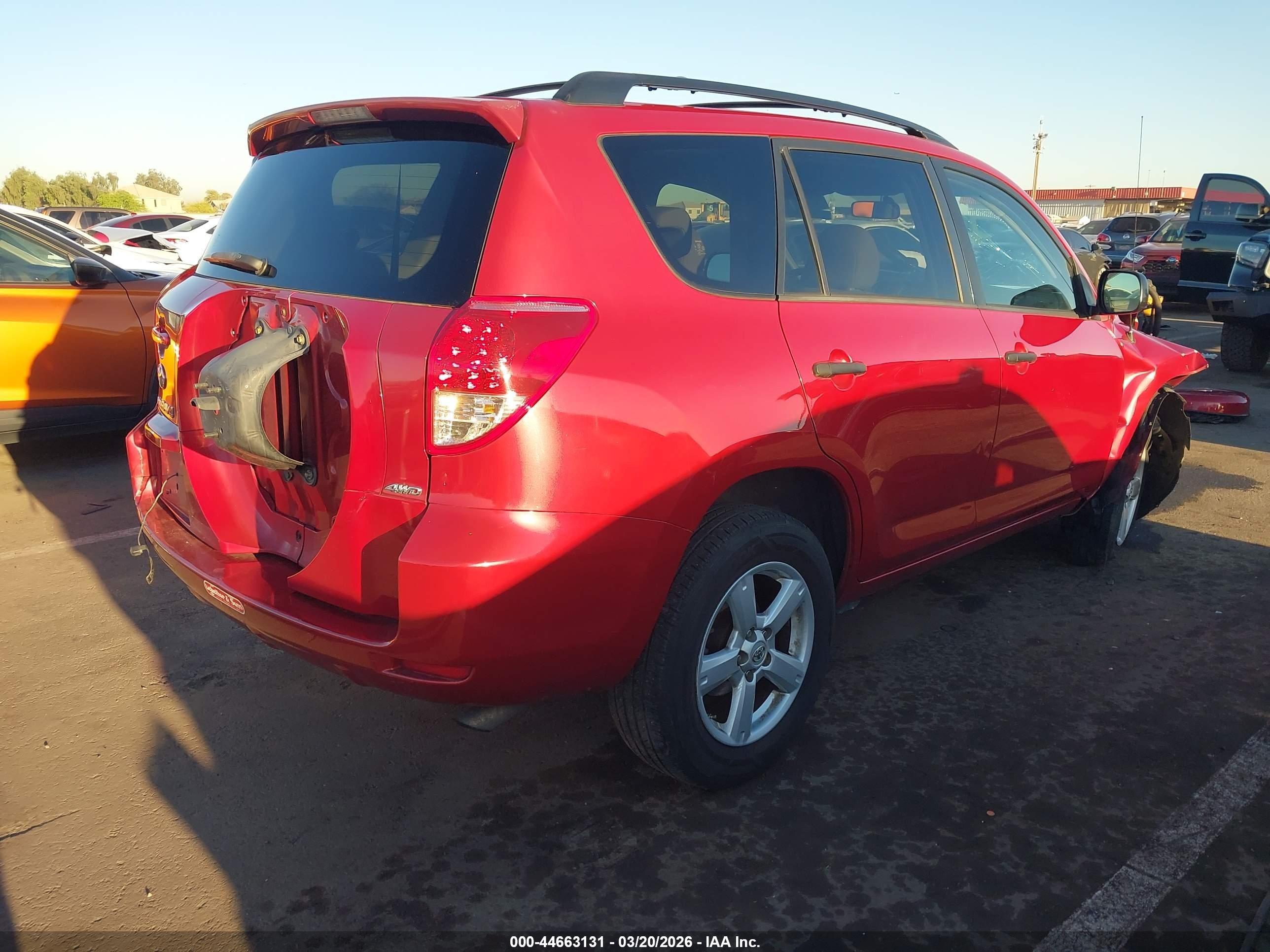 2008 Toyota Rav4 Red vin: JTMBD33V586060354