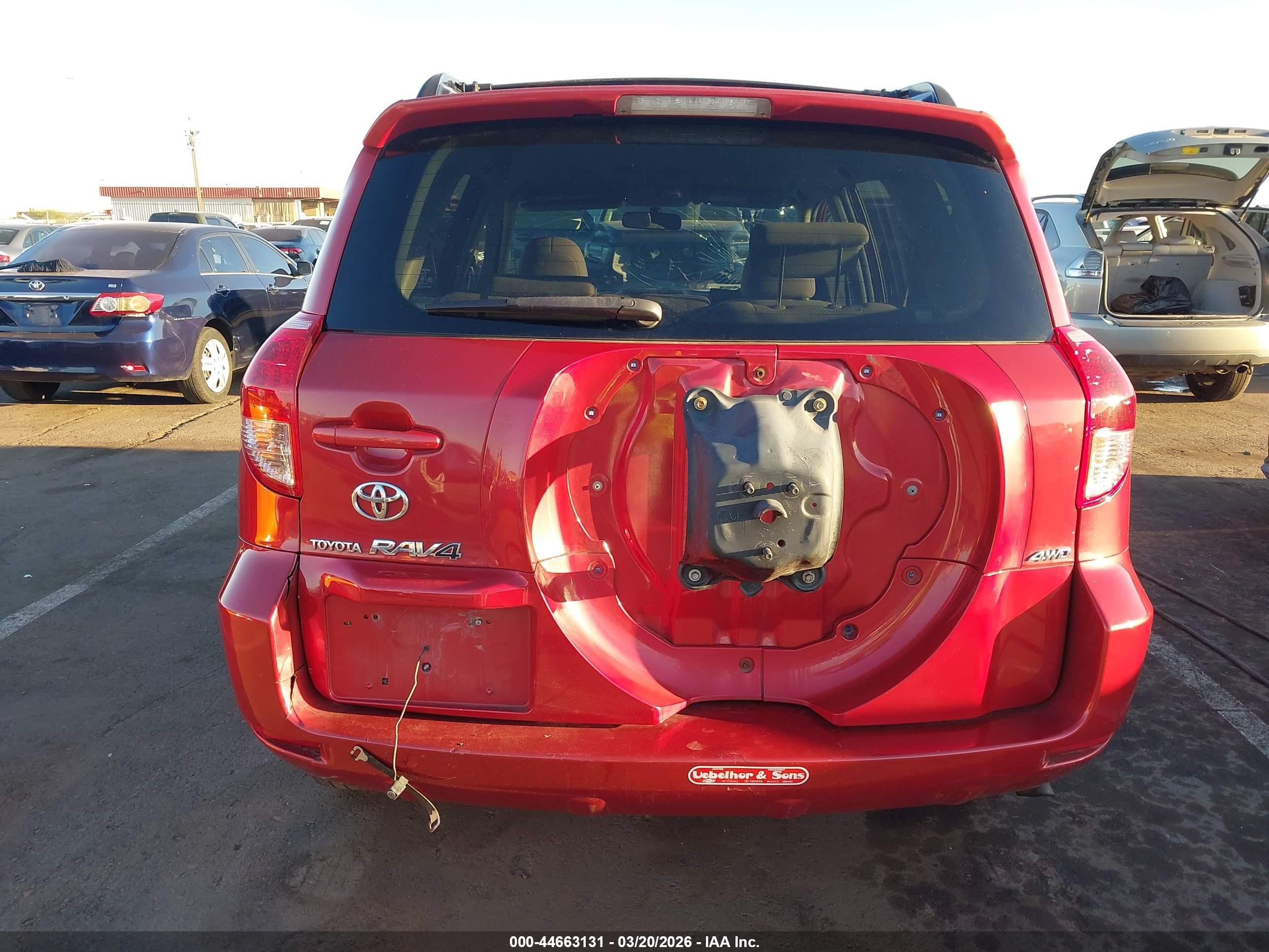 2008 Toyota Rav4 Red vin: JTMBD33V586060354