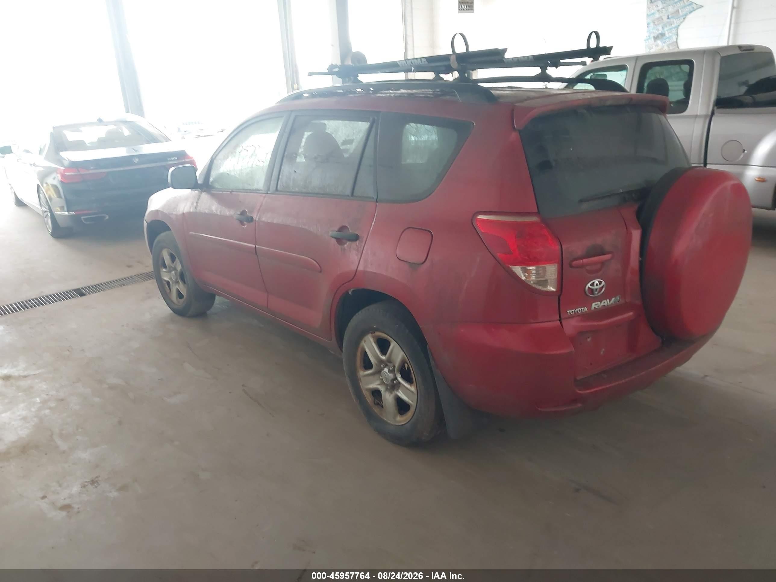 2008 Toyota Rav4   Red vin: JTMBD33V586087585