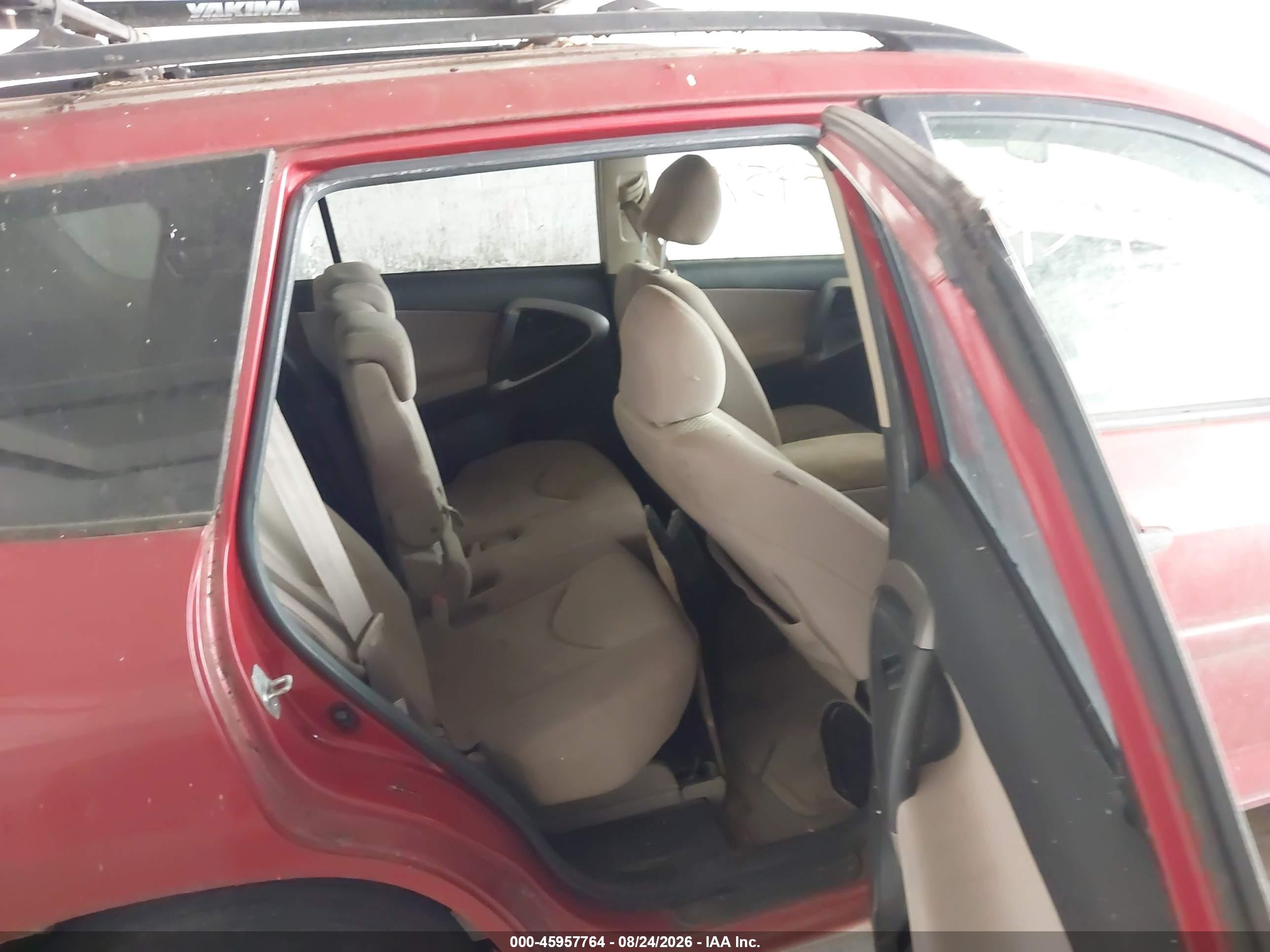 2008 Toyota Rav4   Red vin: JTMBD33V586087585