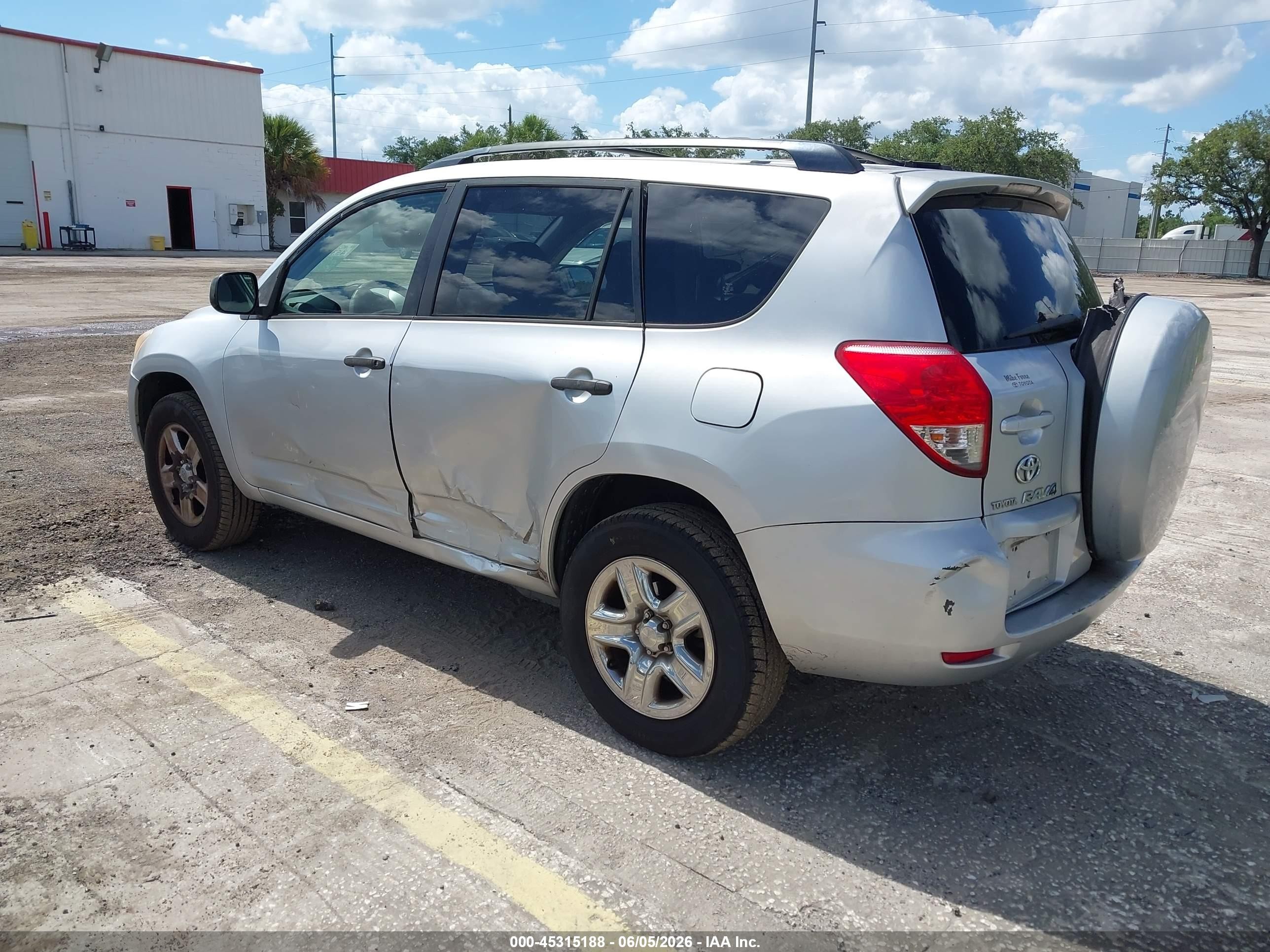 2006 Toyota Rav4   Silver vin: JTMBD33V665012106