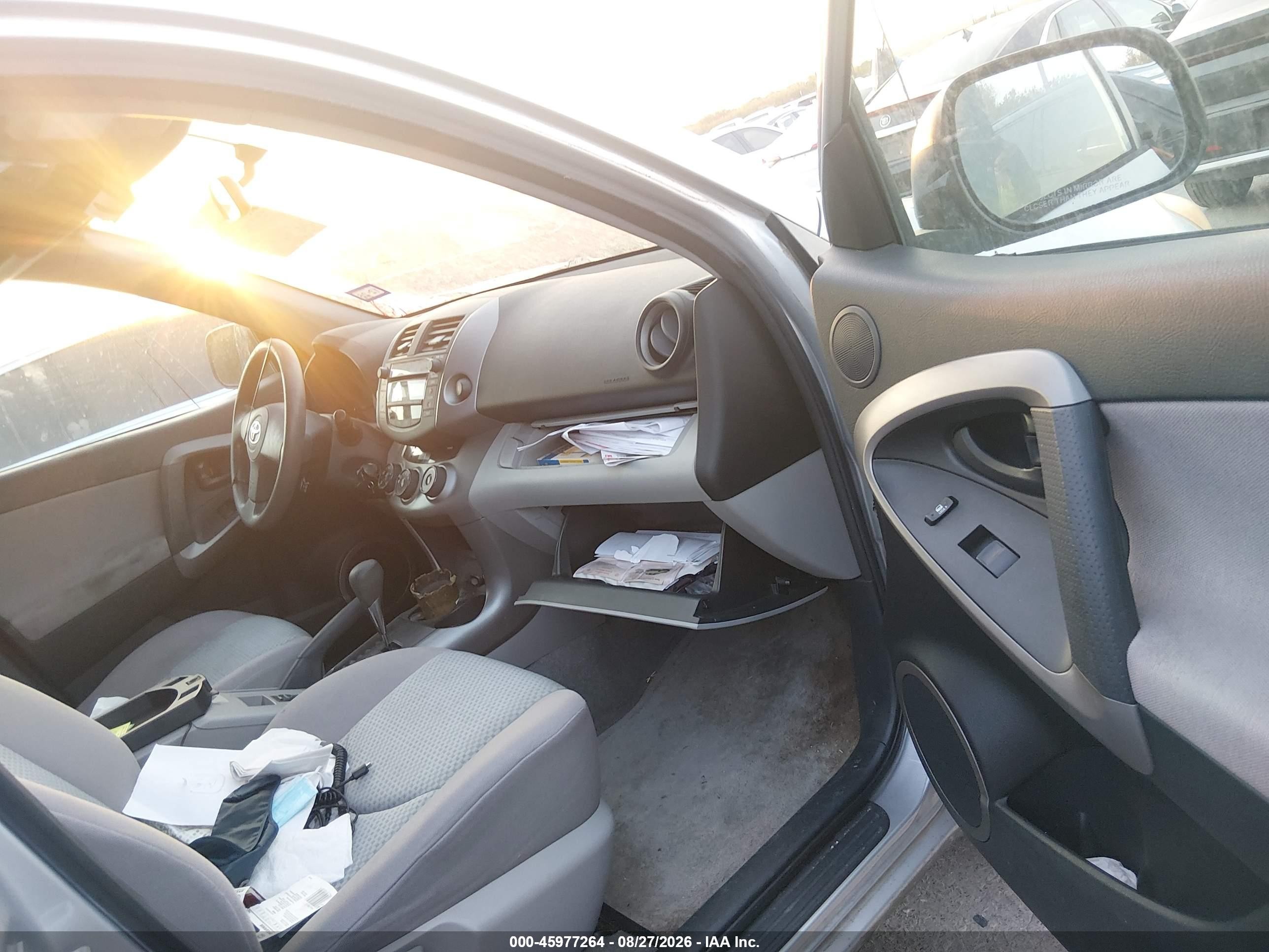 2006 Toyota Rav4   Gray vin: JTMBD33V666000306