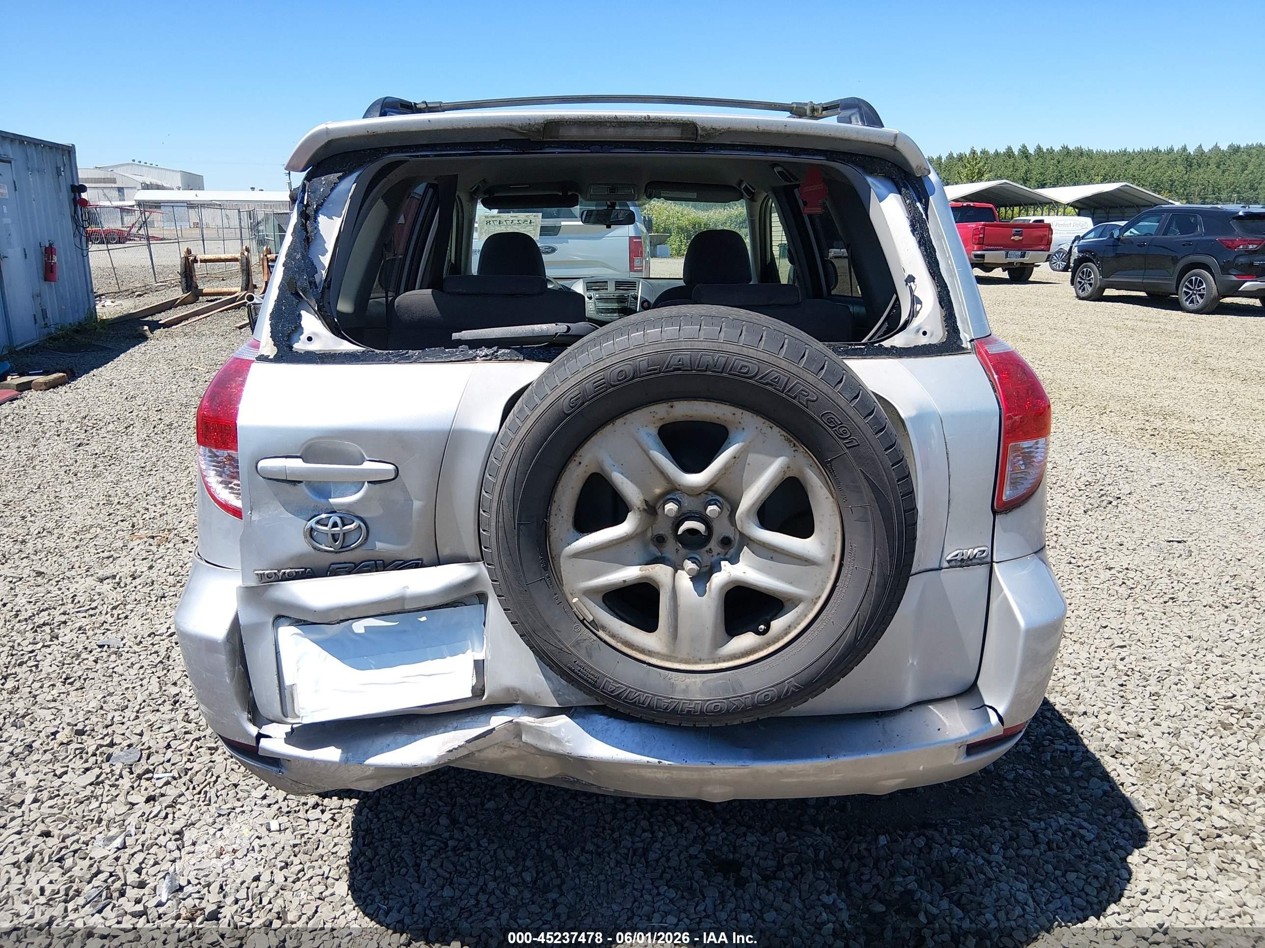 2006 Toyota Rav4   Серебряный vin: JTMBD33V666002699