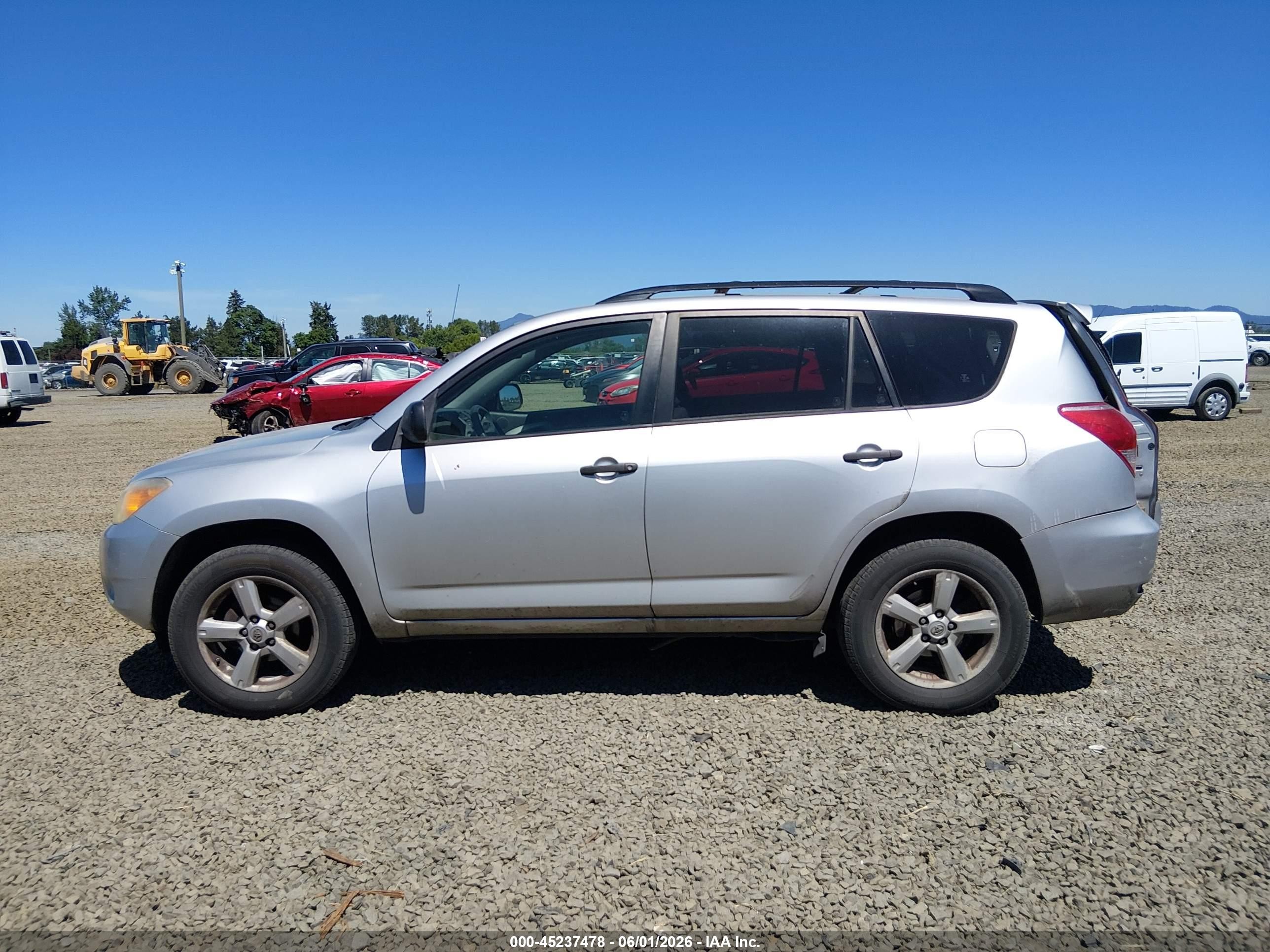 2006 Toyota Rav4   Серебряный vin: JTMBD33V666002699
