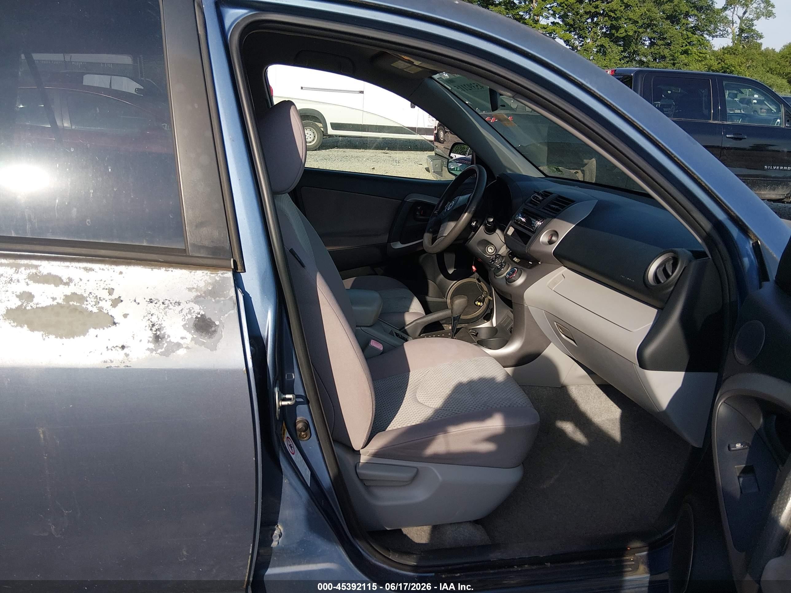 2006 Toyota Rav4   Blue vin: JTMBD33V666005232